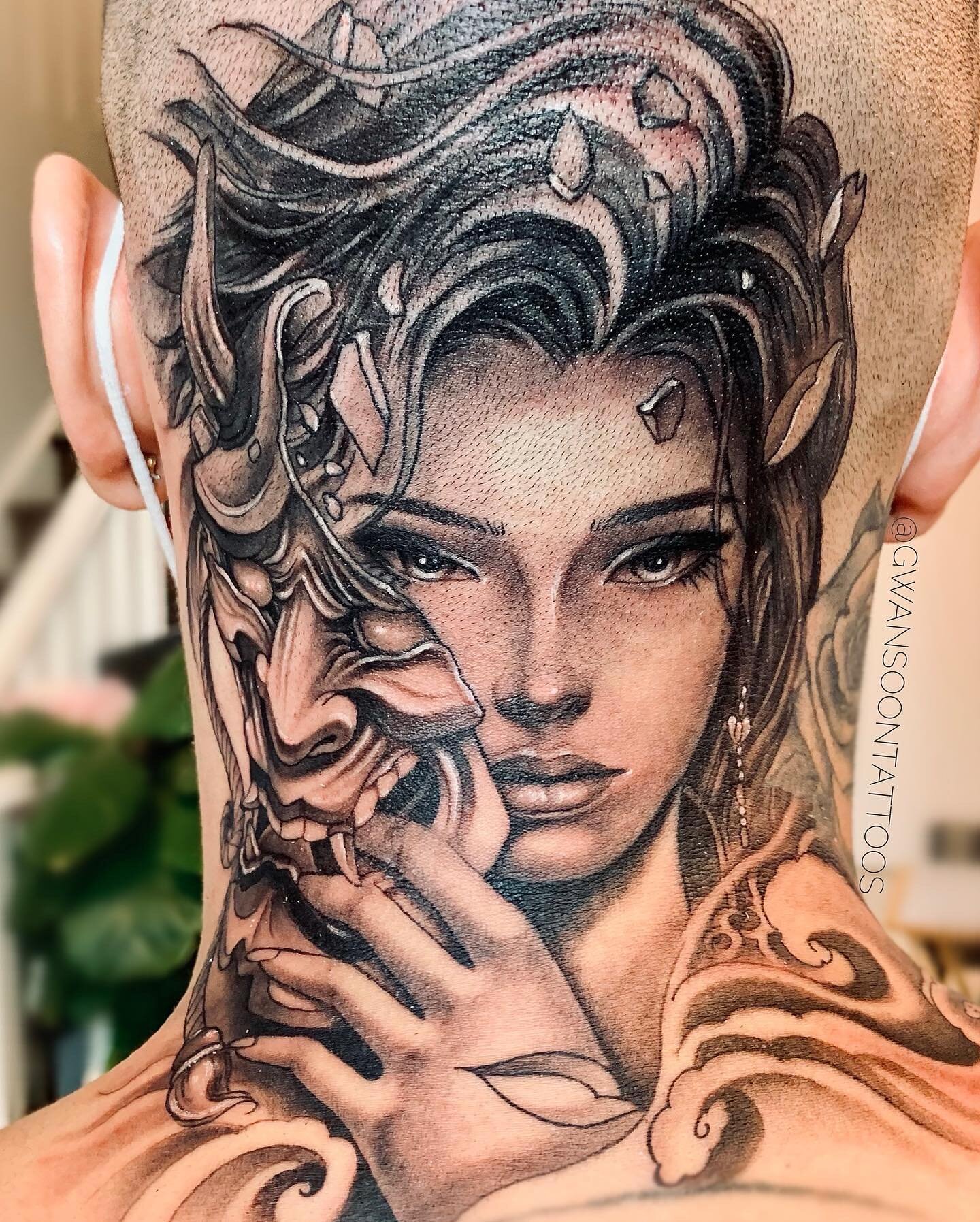 Portrait of geisha with Hannya mask tattoo done on the back of the head. 2 sessions back to back on this beauty 🖤  _________________________________________________ 

Follow us @gwansoontattoos ✍🏼

Artist - @jina.gwansoontattoos Original design don