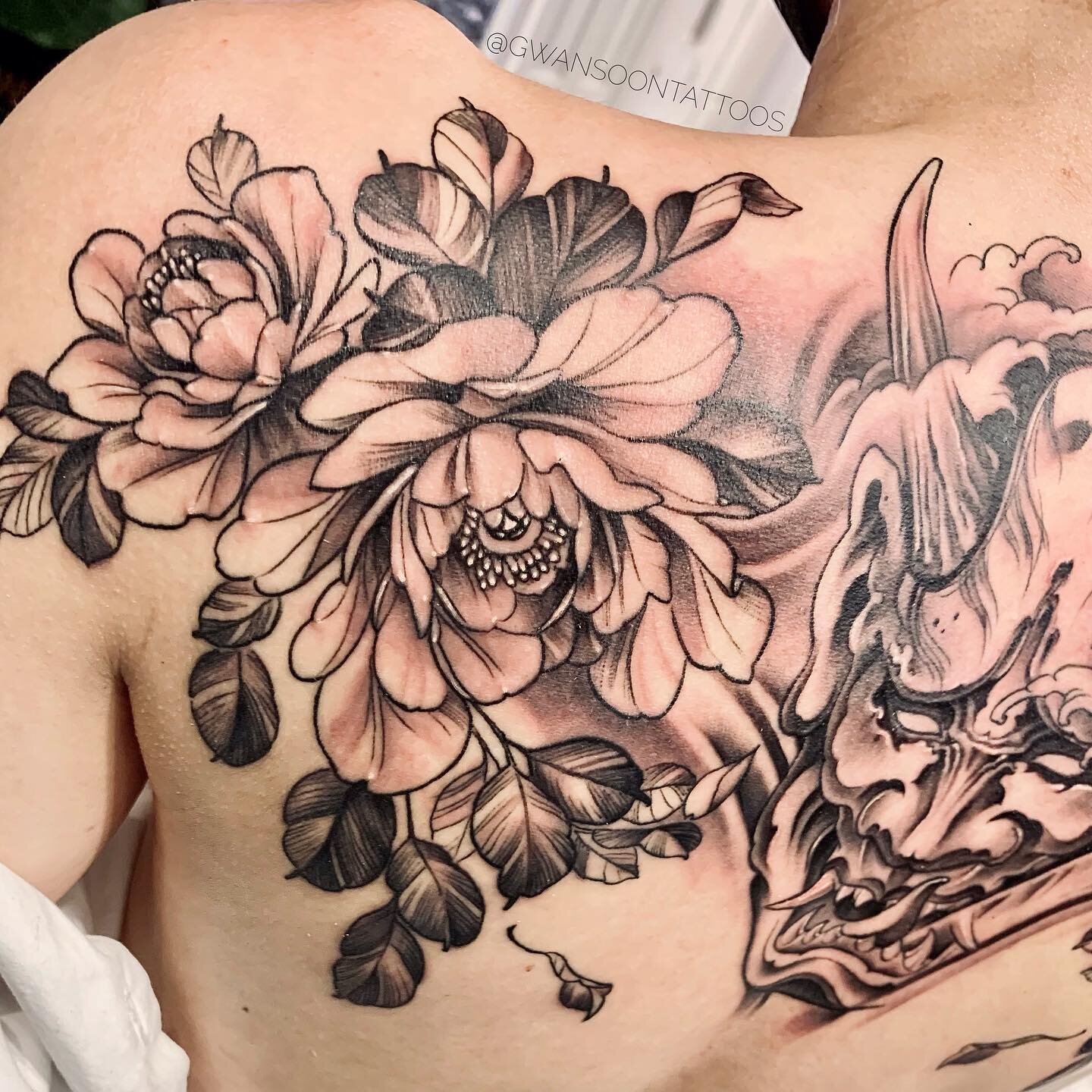 Peonies and Hannya back piece close up 🌸 _________________________________________________ 

Follow us @gwansoontattoos ✍🏼

Artist - @jina.gwansoontattoos
_________________________________________________

☎️ 1-416-909-9055
📩 info@gwansoonleetatto