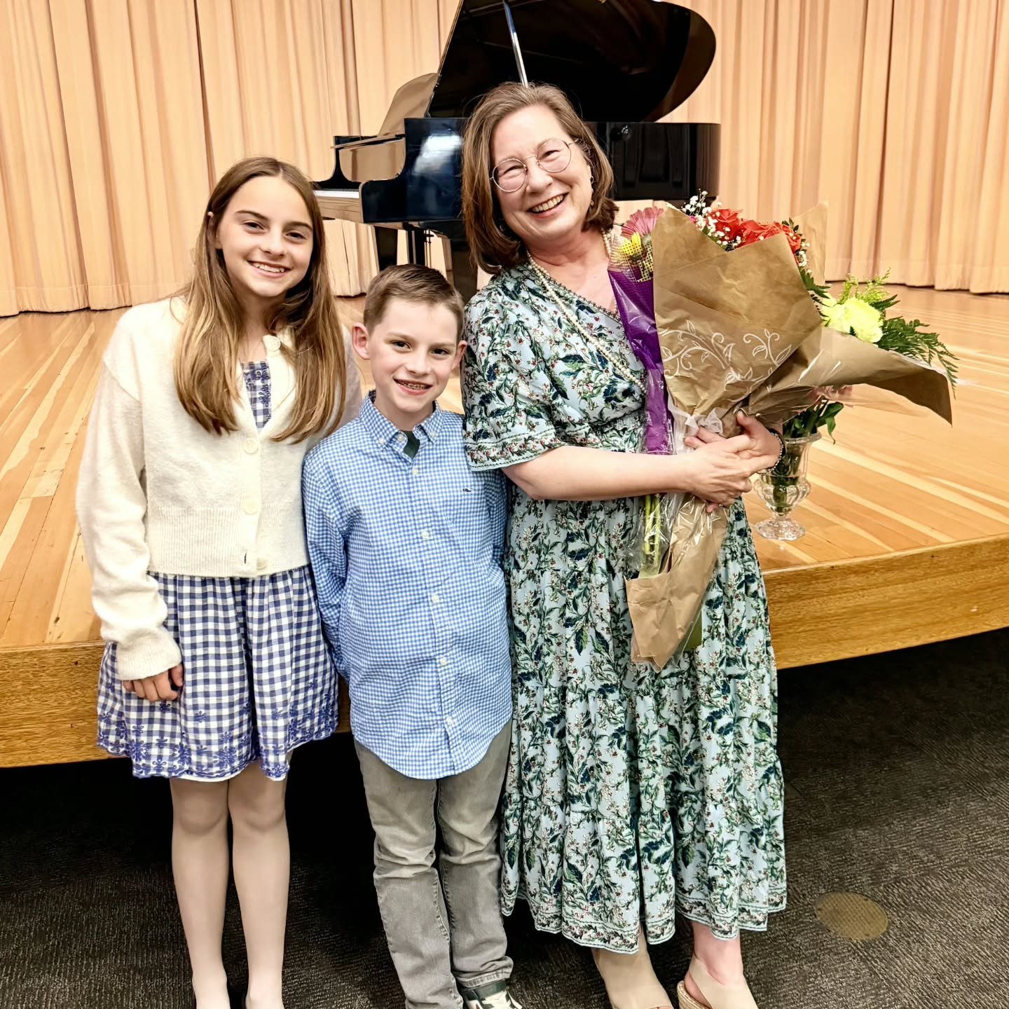 A few more photos from the recital. Such a great group of students! ❤️

Thanks to Nicole Cozby for the beautiful photos. 📷