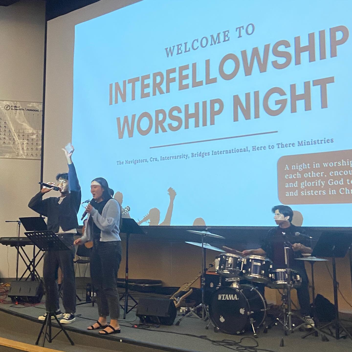 So grateful that we had the opportunity to worship alongside others in our community of believers at Interfellowship Worship Night on Friday! Thanks again to @navs.uci and @ivuci for helping put this event together🎶