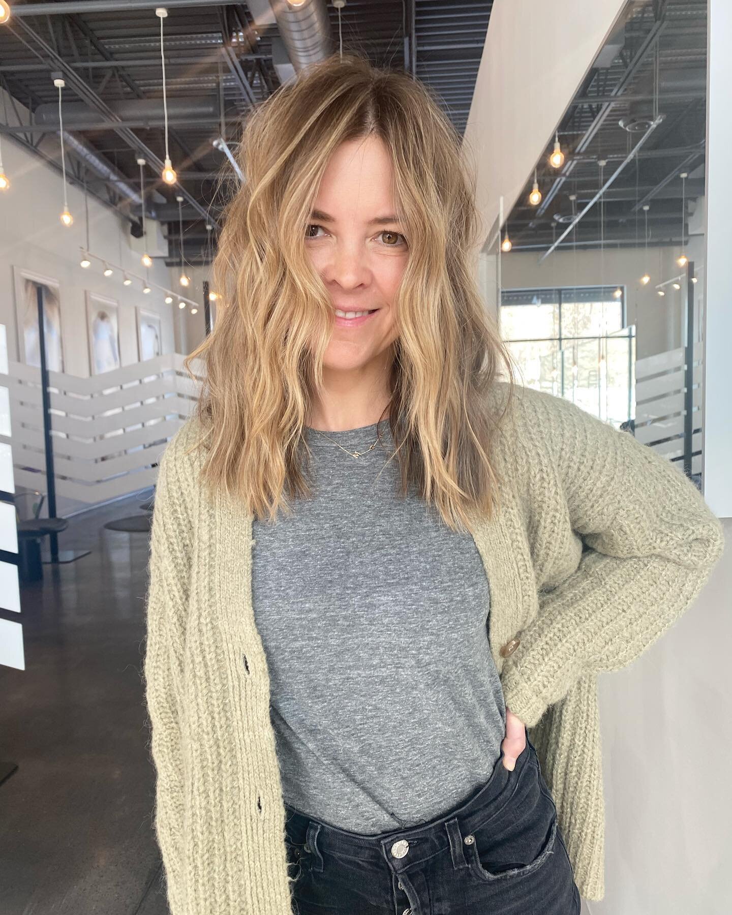 Blonde, but make it lived-in ✌🏻

#brixtonhuesalon #priorlake #lanza #unite #mnstylist #blondebalayage