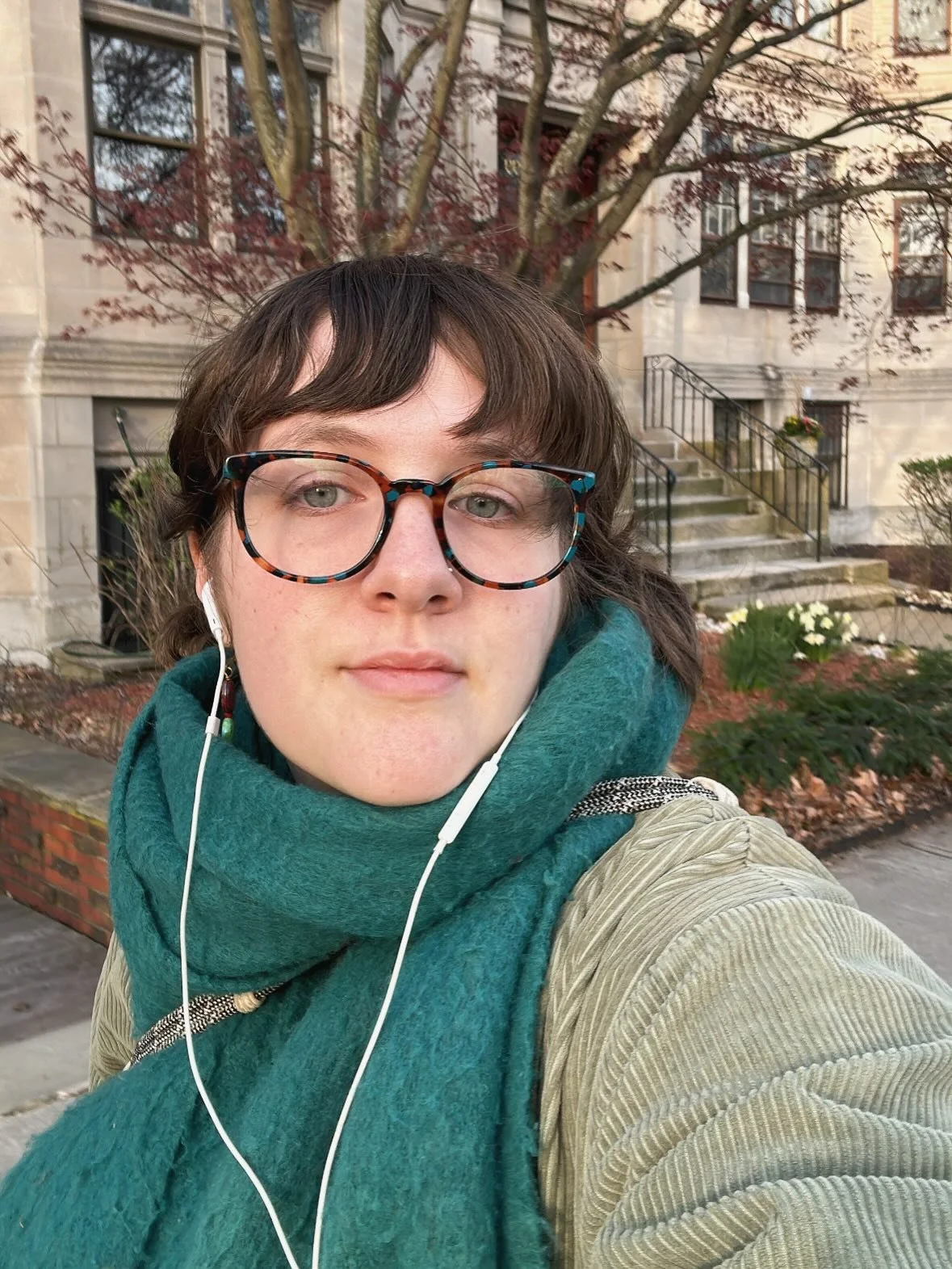 Boston-based folks! Playing a house show with my sweet friend @tiberiuswright and the incredible @musicbysamuelaaron this Sunday, hosted by @handholdpresents ! Gonna be joined by @nick_prato on guitar. Think: homey living room, acoustic set, friends 