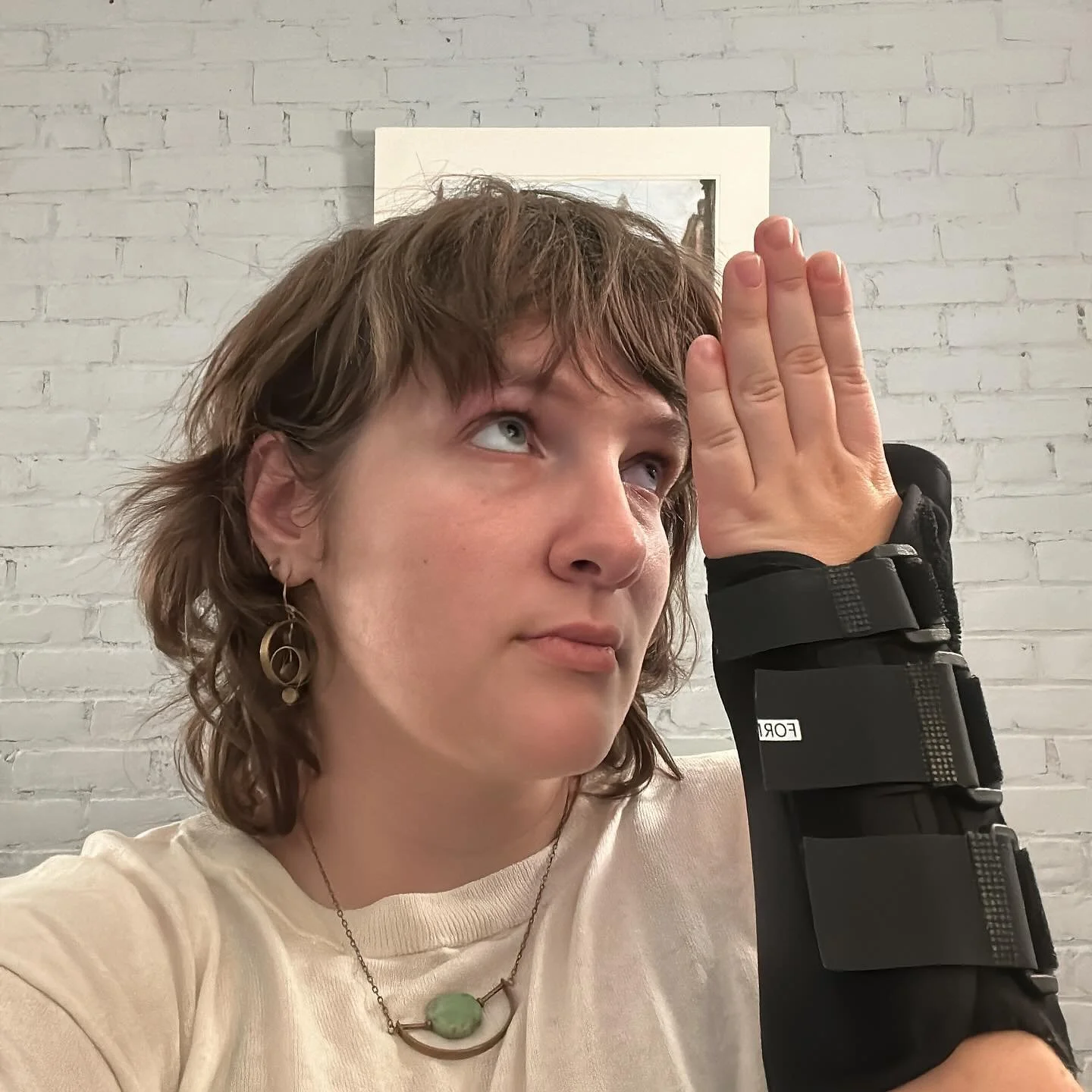 Unfortunately due to acute tendinitis of my dang thumb I won&rsquo;t be able to perform tomorrow&rsquo;s show at @oldslooppresents . Tendinitis is a familiar foe to most musicians I know, and everyone I&rsquo;ve talked to has encouraged me to take re