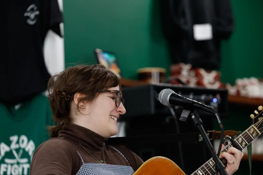 Leave it to my awesome student Karen to capture all my expressions and gesticulations. Like my mother before me, I talk with my HANDS!!!! 

Thanks so much to @newleafespresso for hosting, @samanthasaglibenex for masterminding the morning and to @line