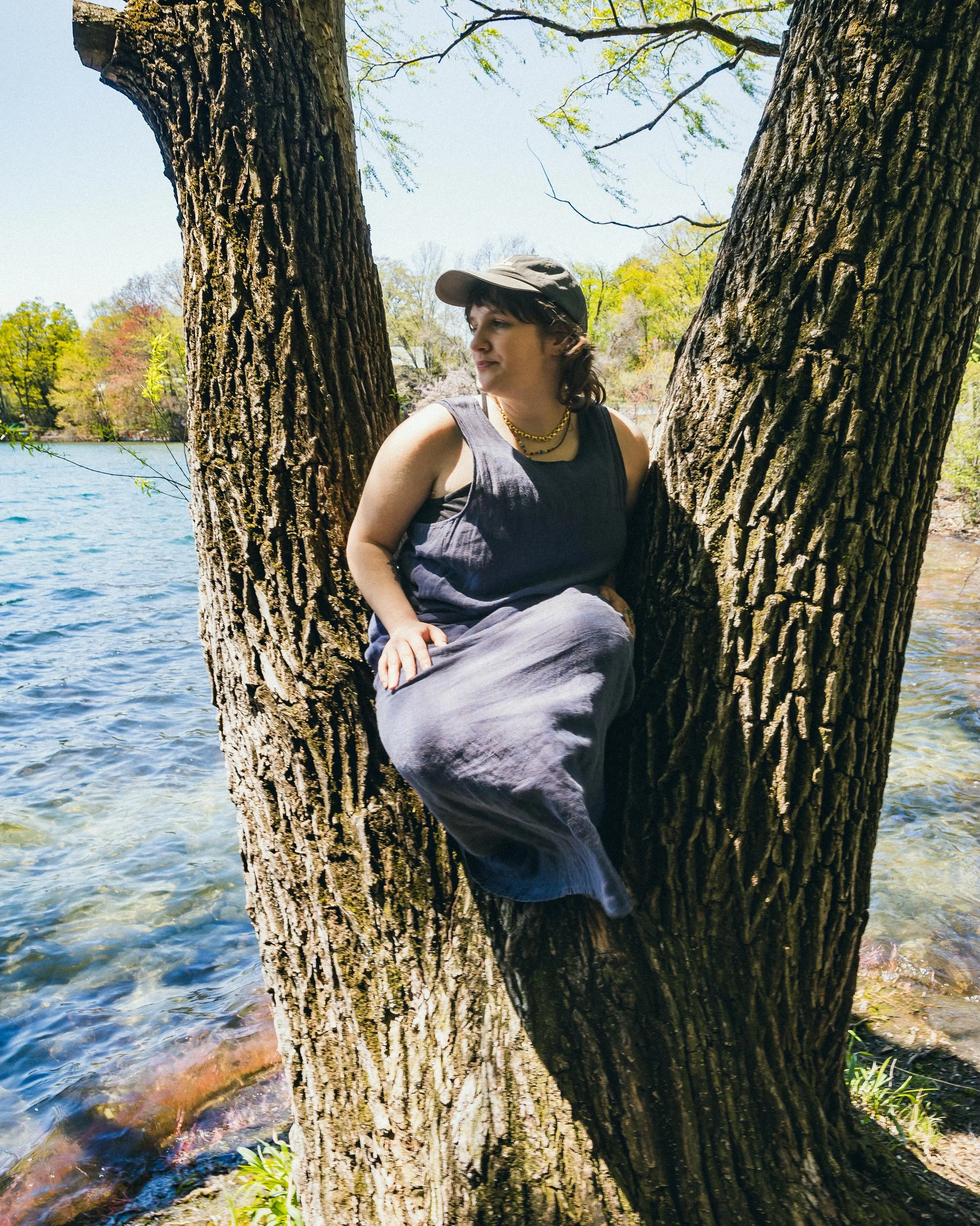 NEW SHOW ADDED! 🌲🌷🌻🌙

6/10 at @parlorroommusic with @jakeklar_ and @popsiclepuddle . Tell all your Western Mass friends, we&rsquo;re having a party!

📸 - Boston legend @zoehopperphoto