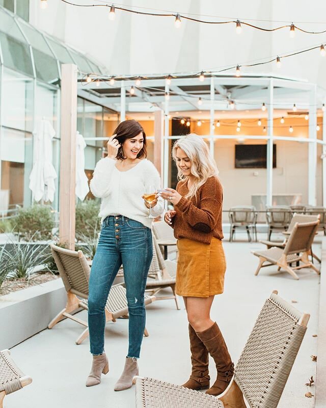 How to find friends &amp; potential clients in a new city as a biz owner:
👇🏻
When I first moved to Dallas in 2012, I knew a total of zero people outside a few family members. I&rsquo;d just started a job at a marketing agency and had huge dreams ab