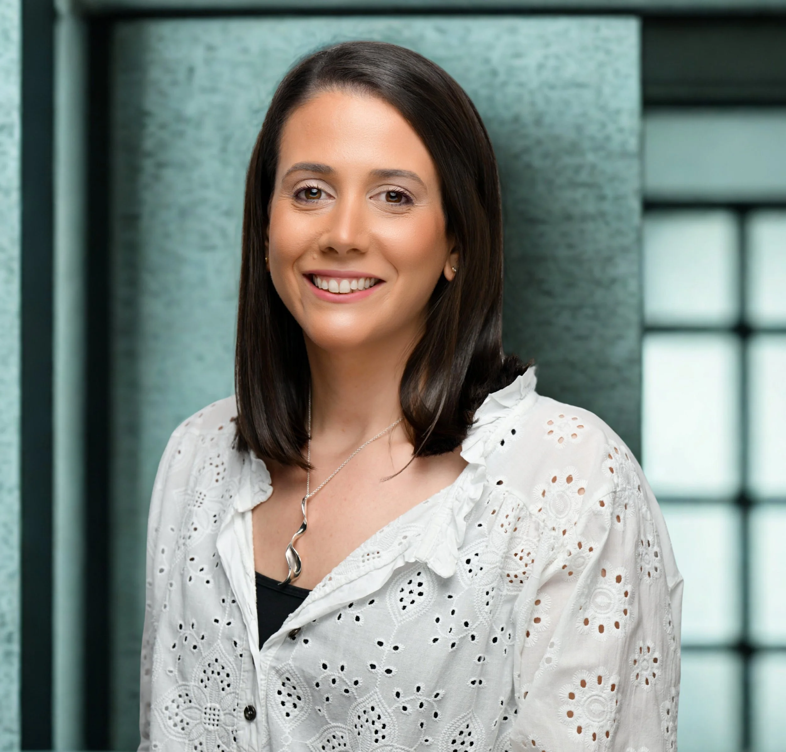   LAURA MORRIS Director of Operations   Laura is the motivating force behind implementing the business strategy and ensuring the company is achieving its goals. Laura ensures that the team operates smoothly and efficiently, empowering everyone to rea