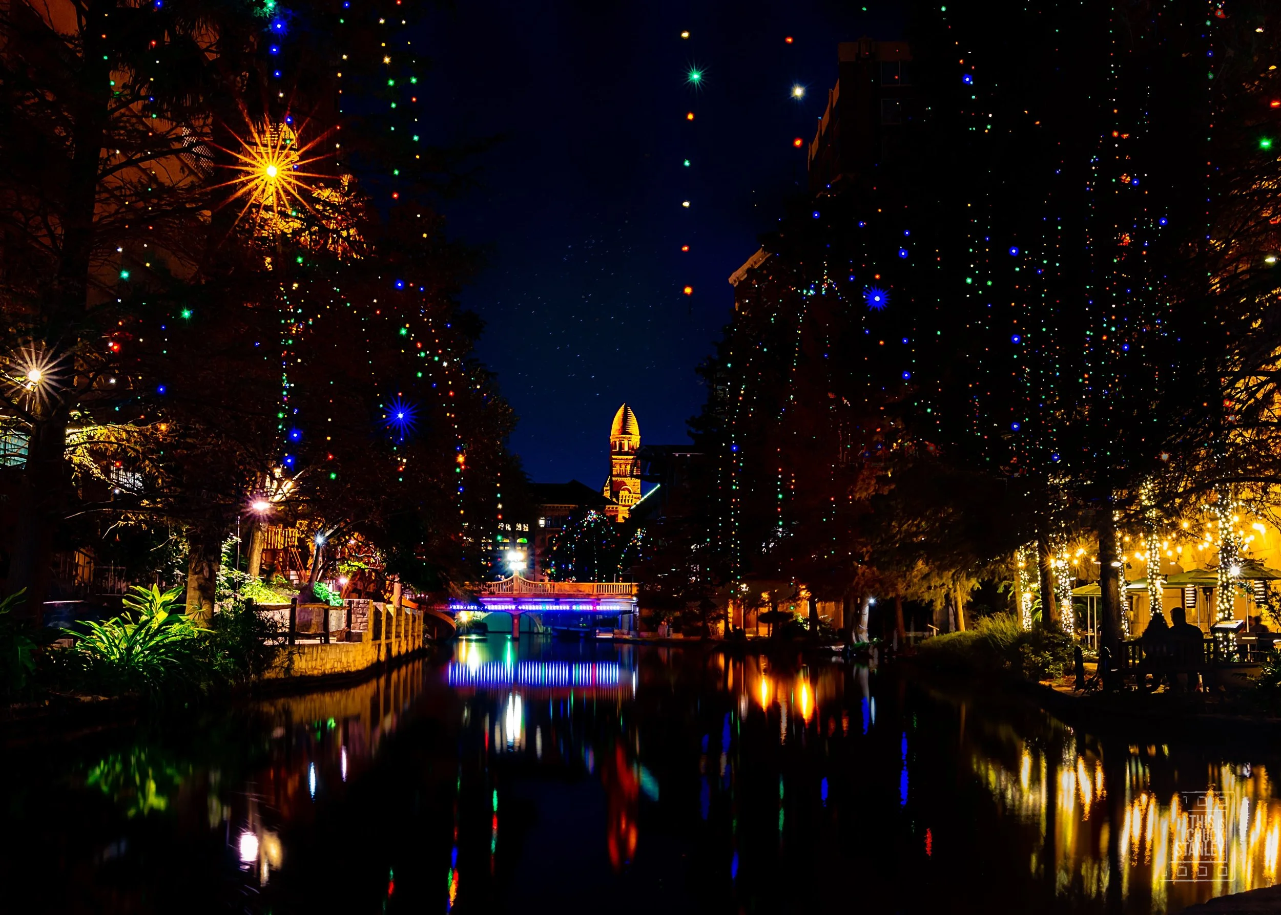 20201120 RIVERWALK XMAS NAVARRO ST-min.jpg