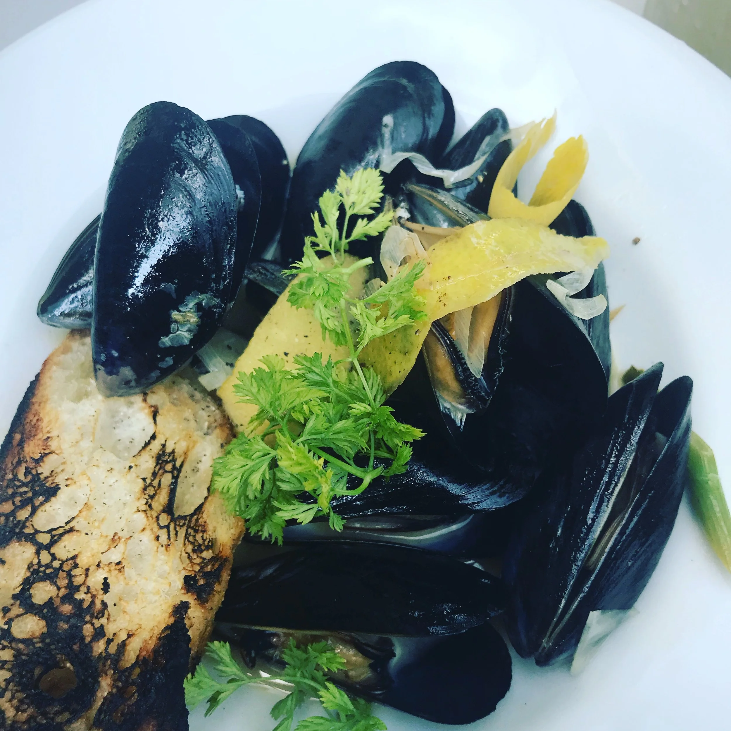 Mussels, chervil, lemon, Pernod