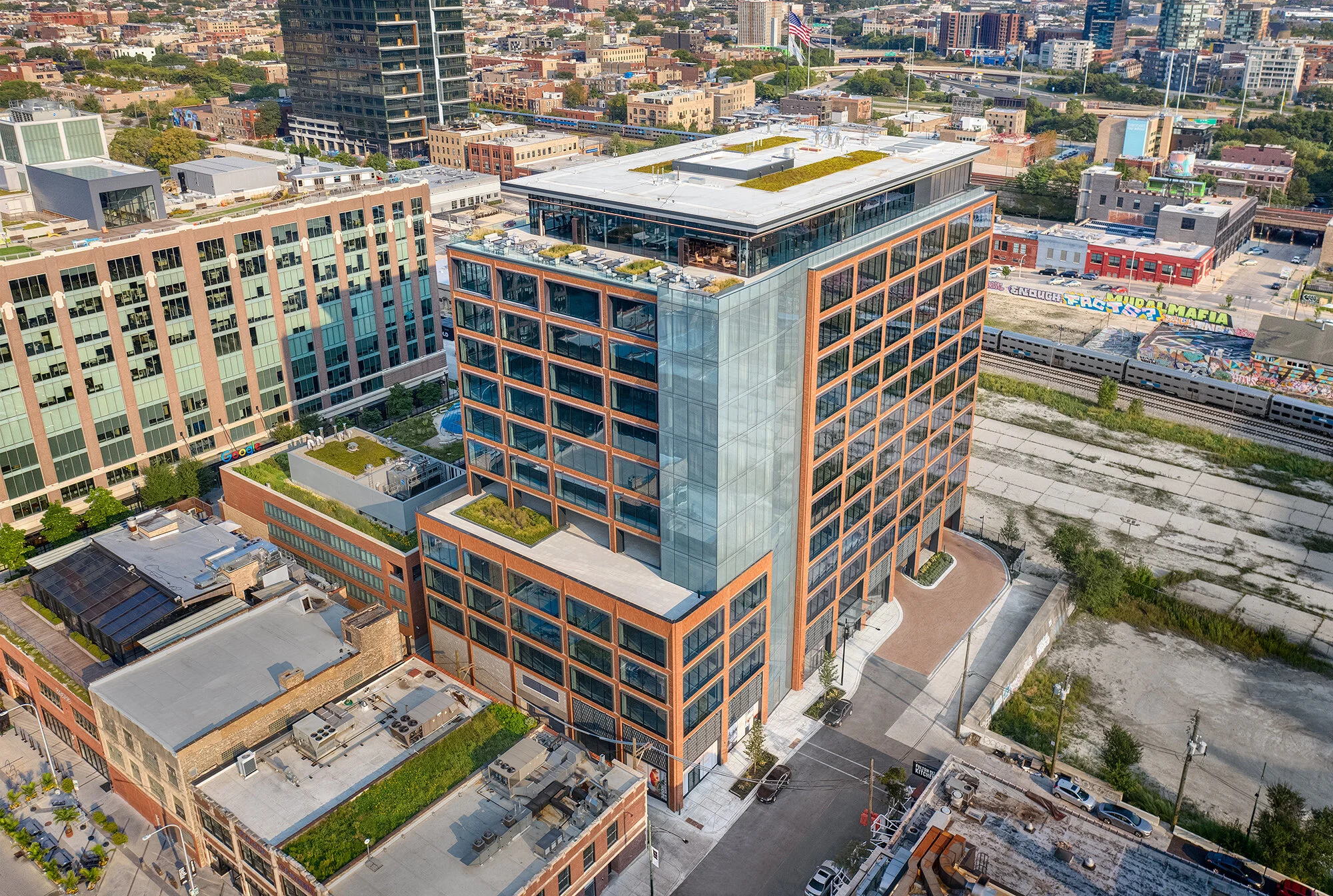  CLIENT: Tishman Speyer  LOCATION: Chicago, IL [Fulton Market]  AREA: 300,000 ft²  Completed with Solomon Cordwell Buenz 