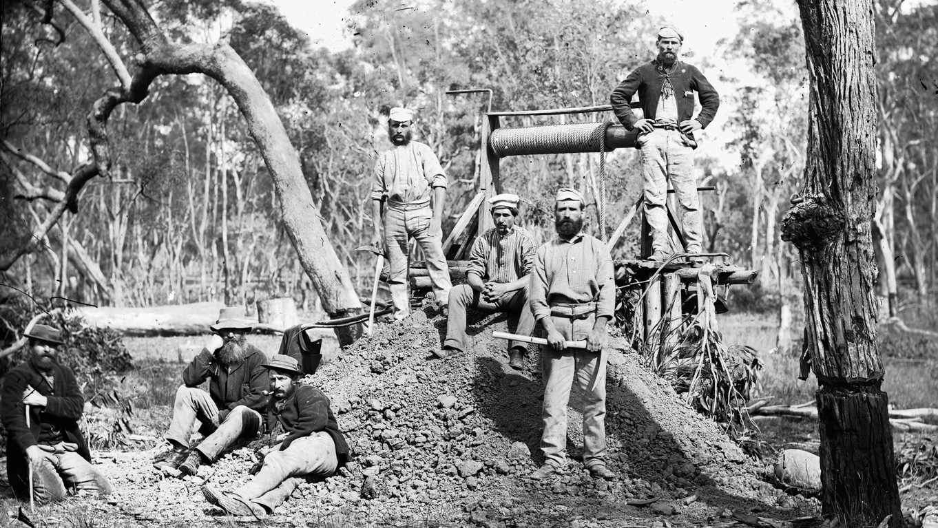 Thanks to opportunistic European settlers, and the explorers and miners in generations that followed, almost nine out of ten Australians now enjoy the modern ‘luxury’ of smartphone ownership. Image: Henry Beaufoy Merlin .