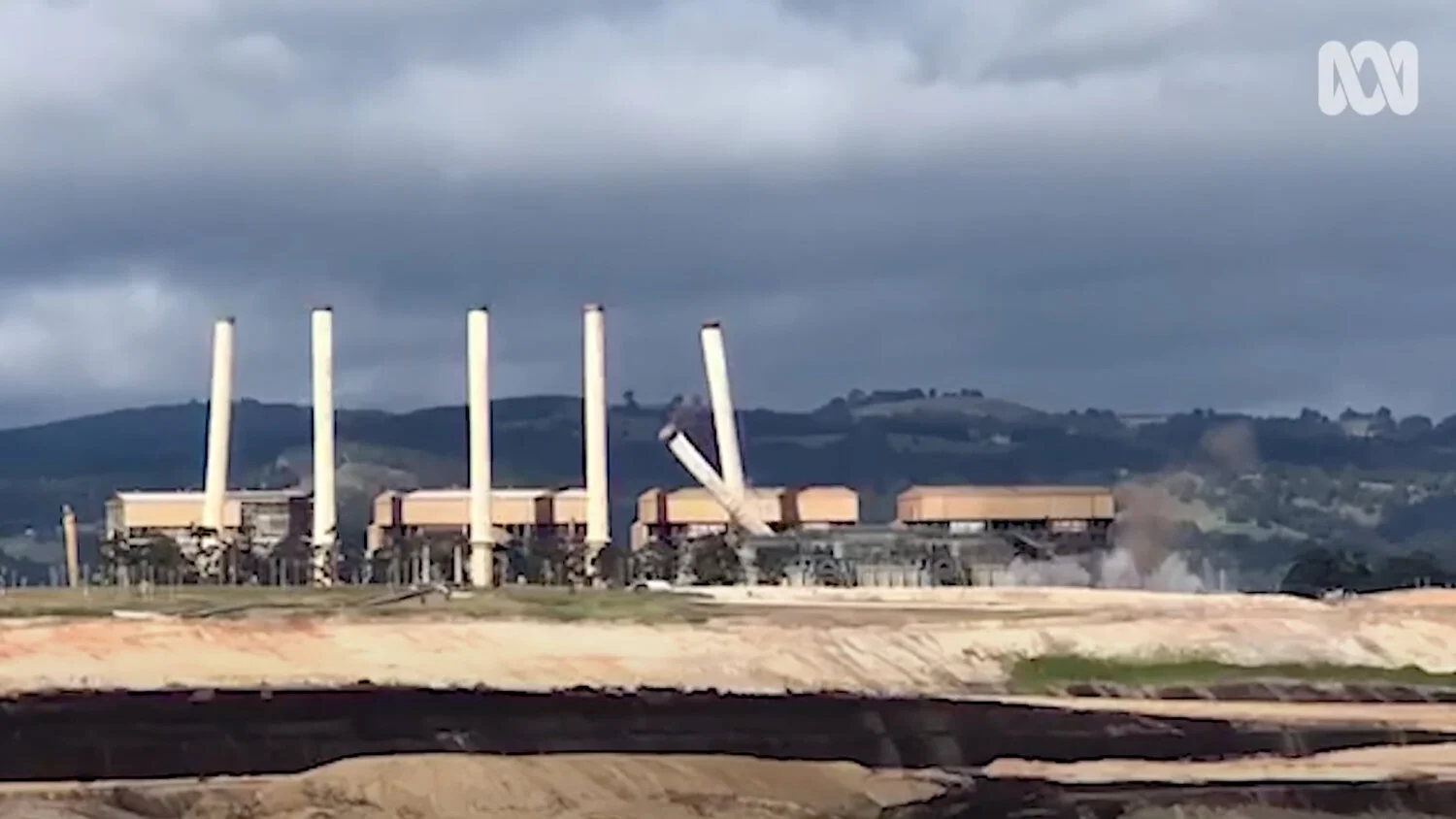 Seismic drumroll for Hazelwood chimney departure