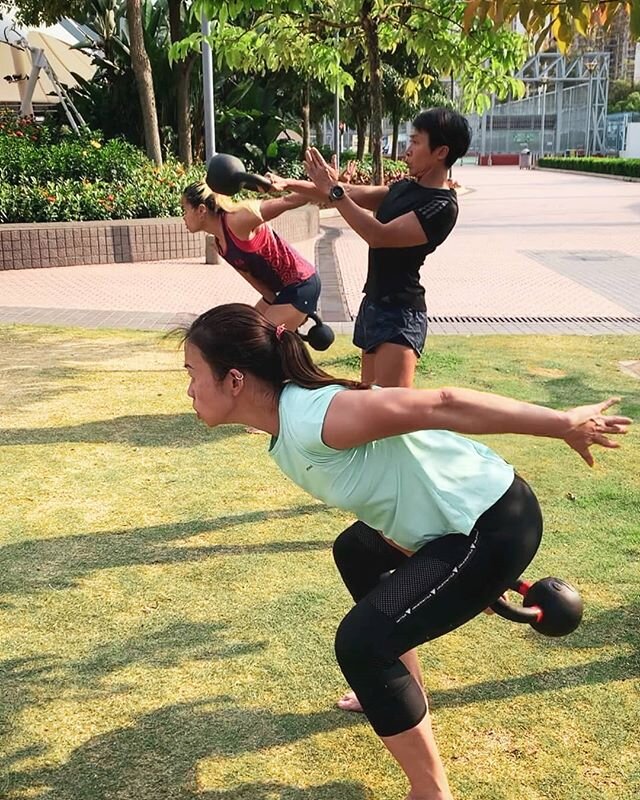 Squad goals 🔫 Friends don't let friends kettle alone 👊🏻
-
These strong ladies who are not able to participate in dragonboat training lately have found a new outlet: kettlebell training!
-
DM to ask us about outdoor private small group training!
__