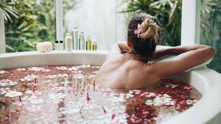 Indulge in Self-Love: A Sacred Bath for the Divine Feminine, Self Love Ritual, Divine Feminine, Goddess Bath, Relaxation, Meditation, Affirmations, Gratitude, Wellness, Nourishment for the Soul, Empowerment, Inner Beauty, Sacred Space, Feminine Strength, Mind-Body Connection, Self-Care, Personal Growth