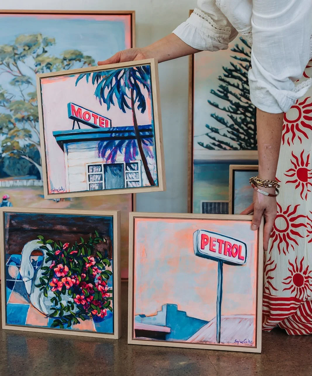 The other day I was giving Larissa a lift home and had to pull over to photograph a pair of ridiculously fabulous concrete swans sitting beside a letterbox.

People who spend time with me get used to this.

My phone is chock-a-block with photos from 