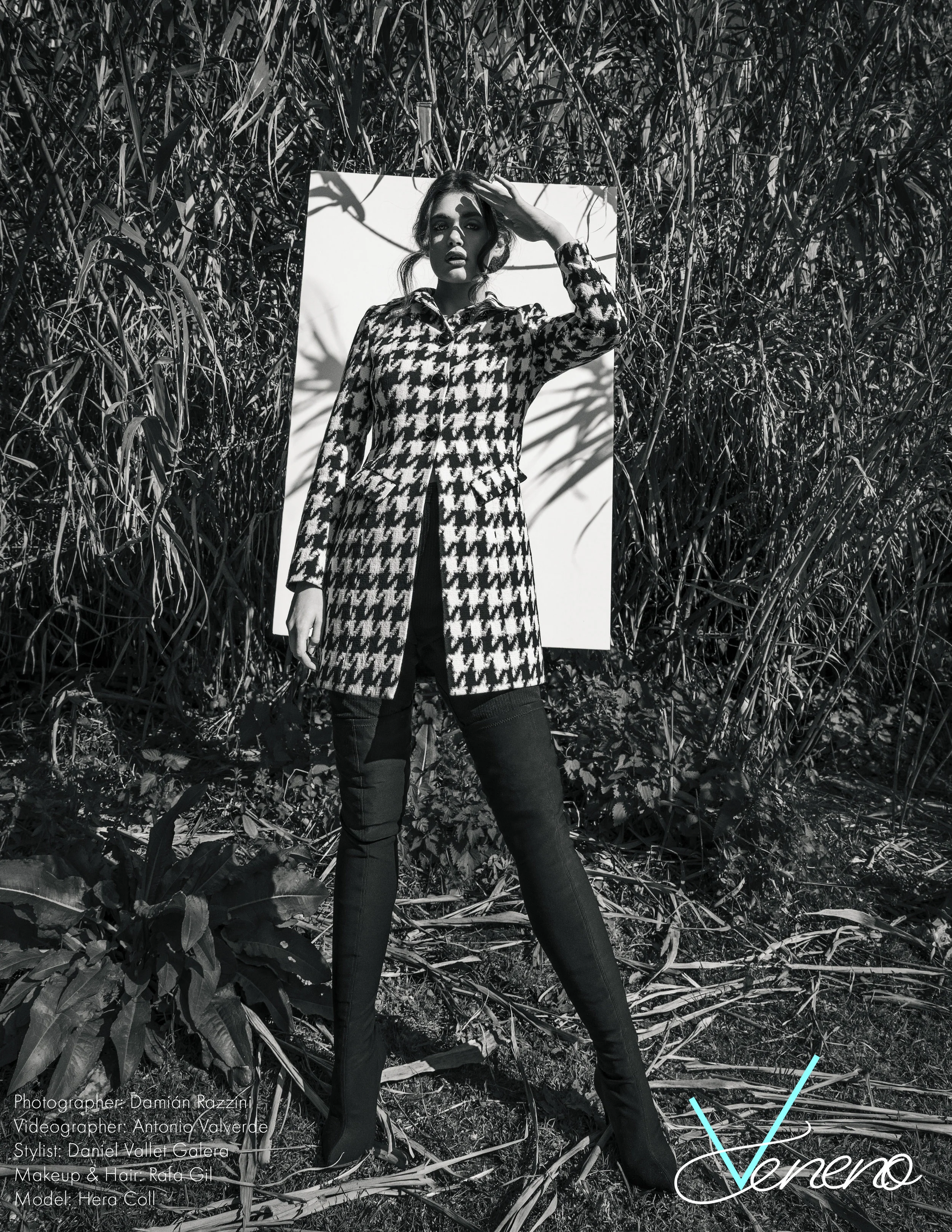 Houndstooth Coat: Madame Sui, Handbag: David Delfín, Boots: Guess