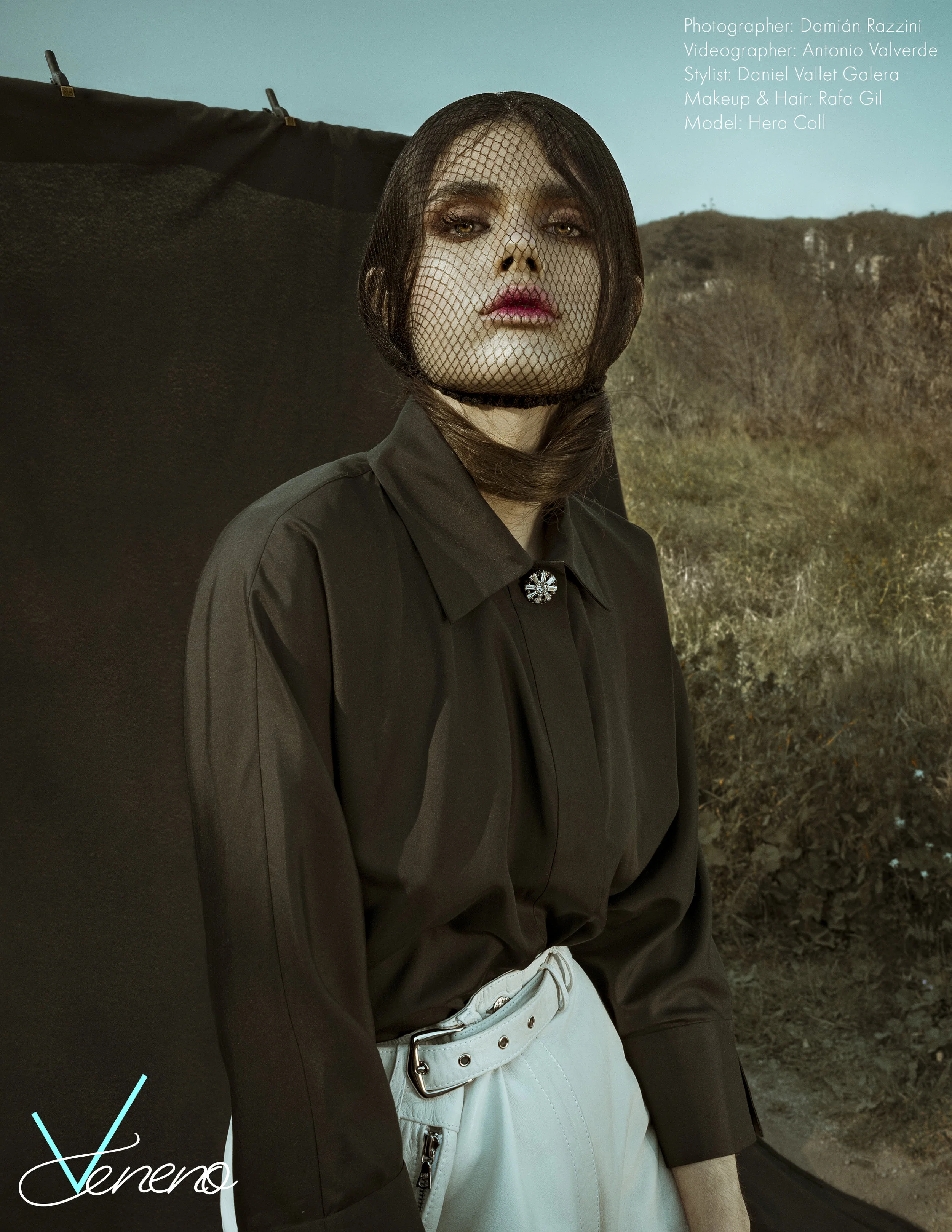 Shirt: ByLuma ,Troussers: Ynesuelves , Handbag: YOAH