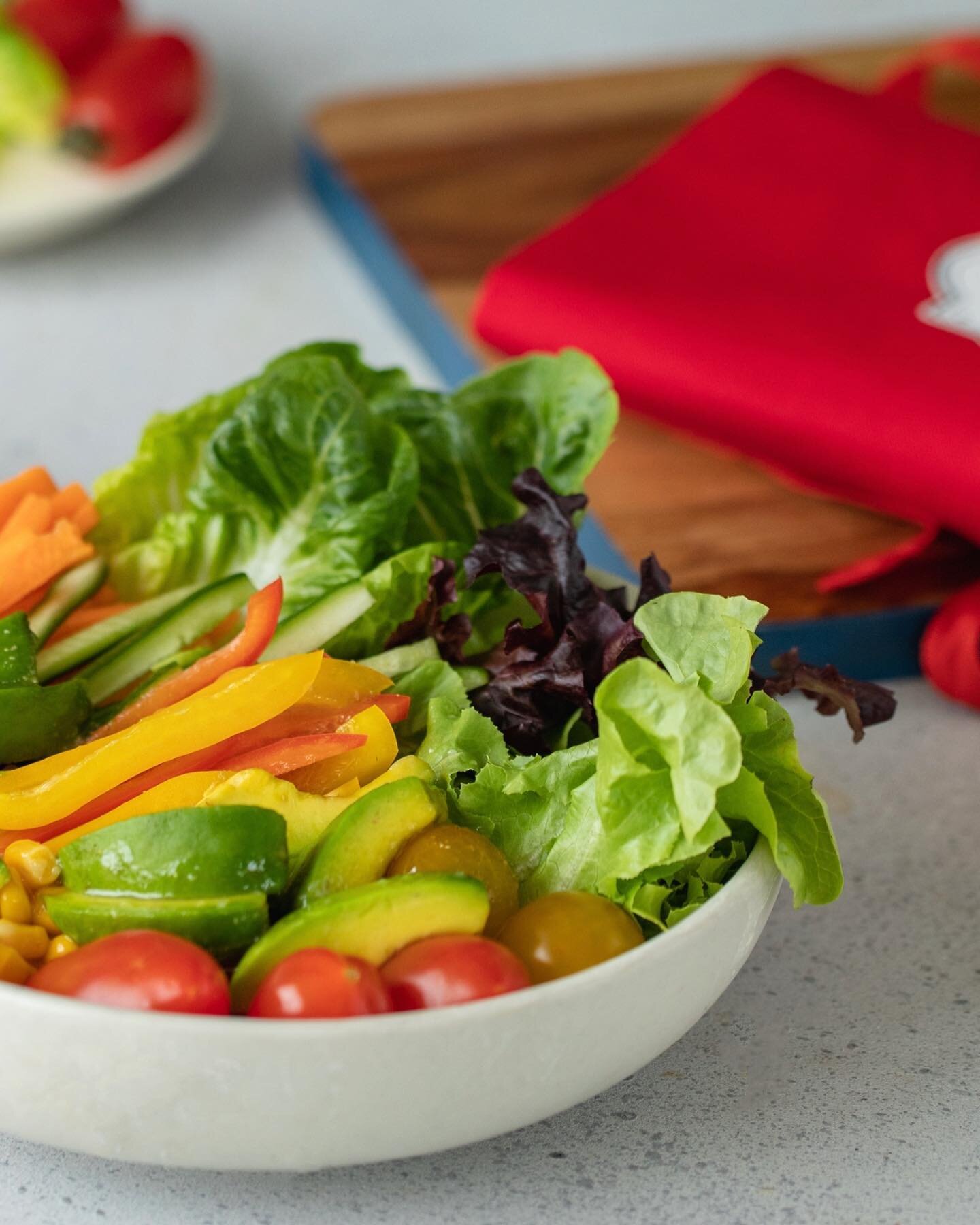 It&rsquo;s a simple salad but made using the best salad leaves grown in India , some imported avocado , vine tomatoes , cucumber , carrot , bell peppers , olive , sweet corn , healthy salad dressing and feta !

Order on the following numbers :

1) Ko