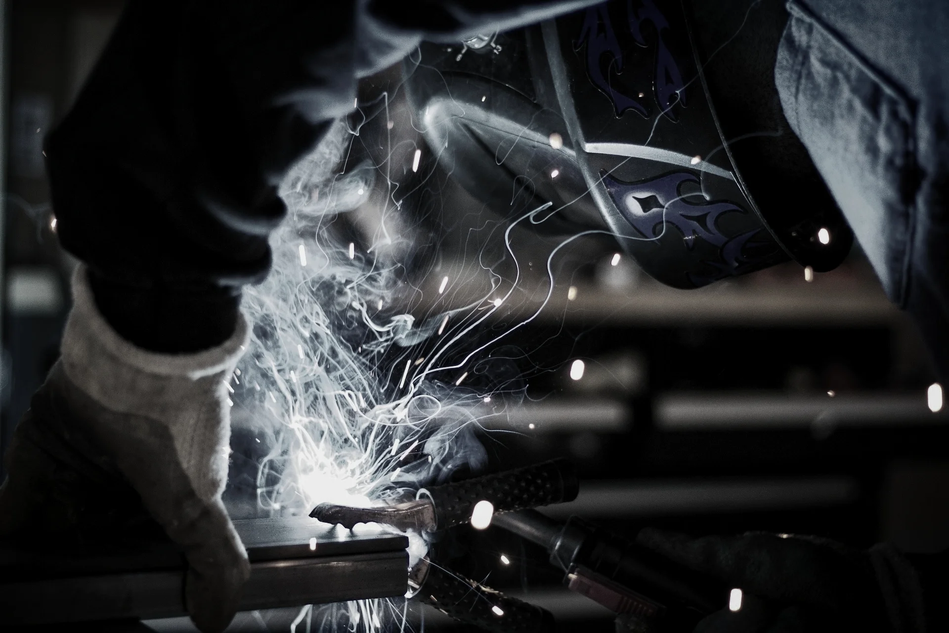 welding-1209208_1920.jpg