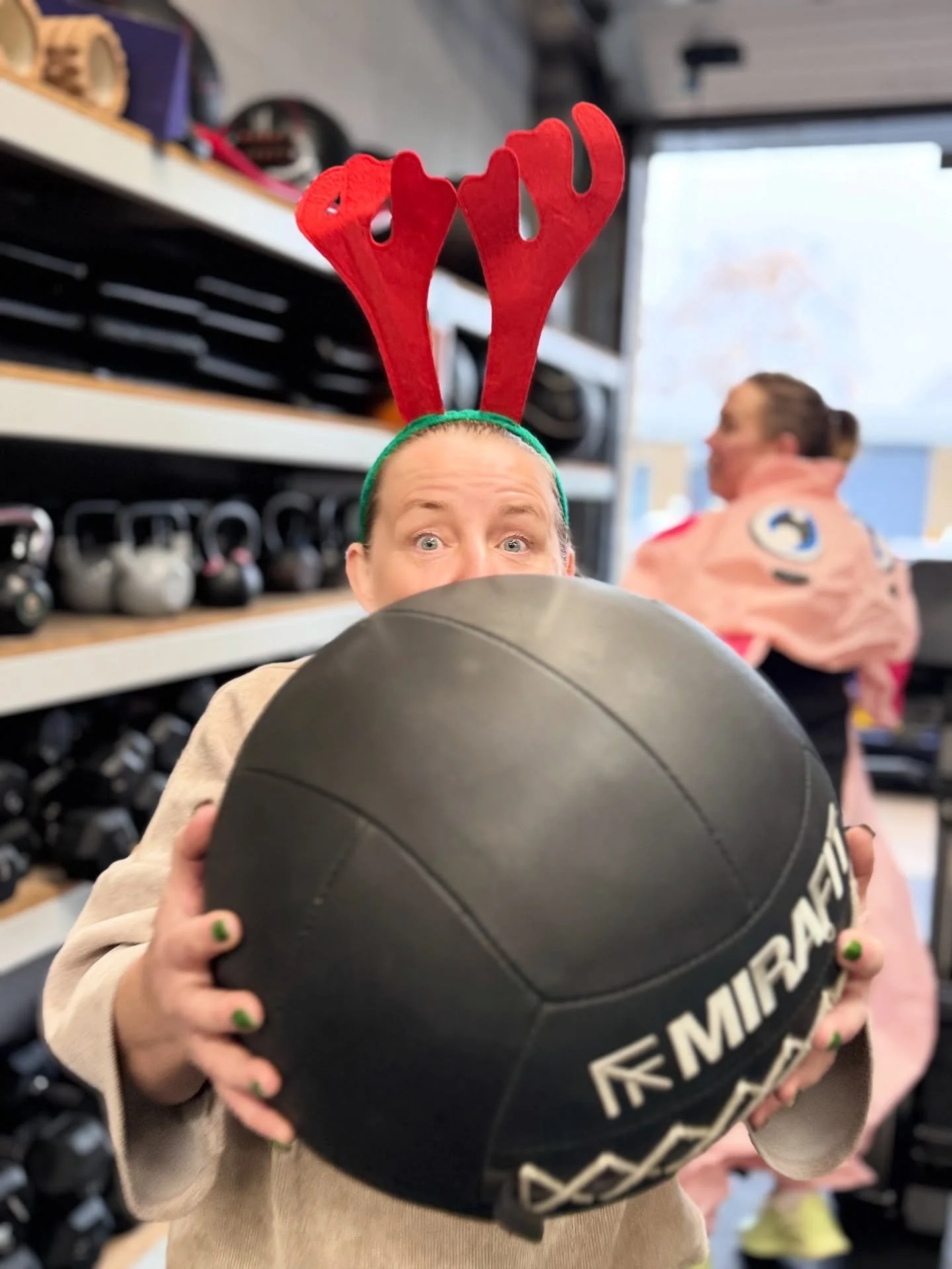 Don&rsquo;t wait for the New Year&hellip; start now and thank yourself later 💥
At CrossFit Huddersfield we&rsquo;re all about real results, real community and real laughs. If you&rsquo;re prepared to put the effort in, we&rsquo;ve got your back ever