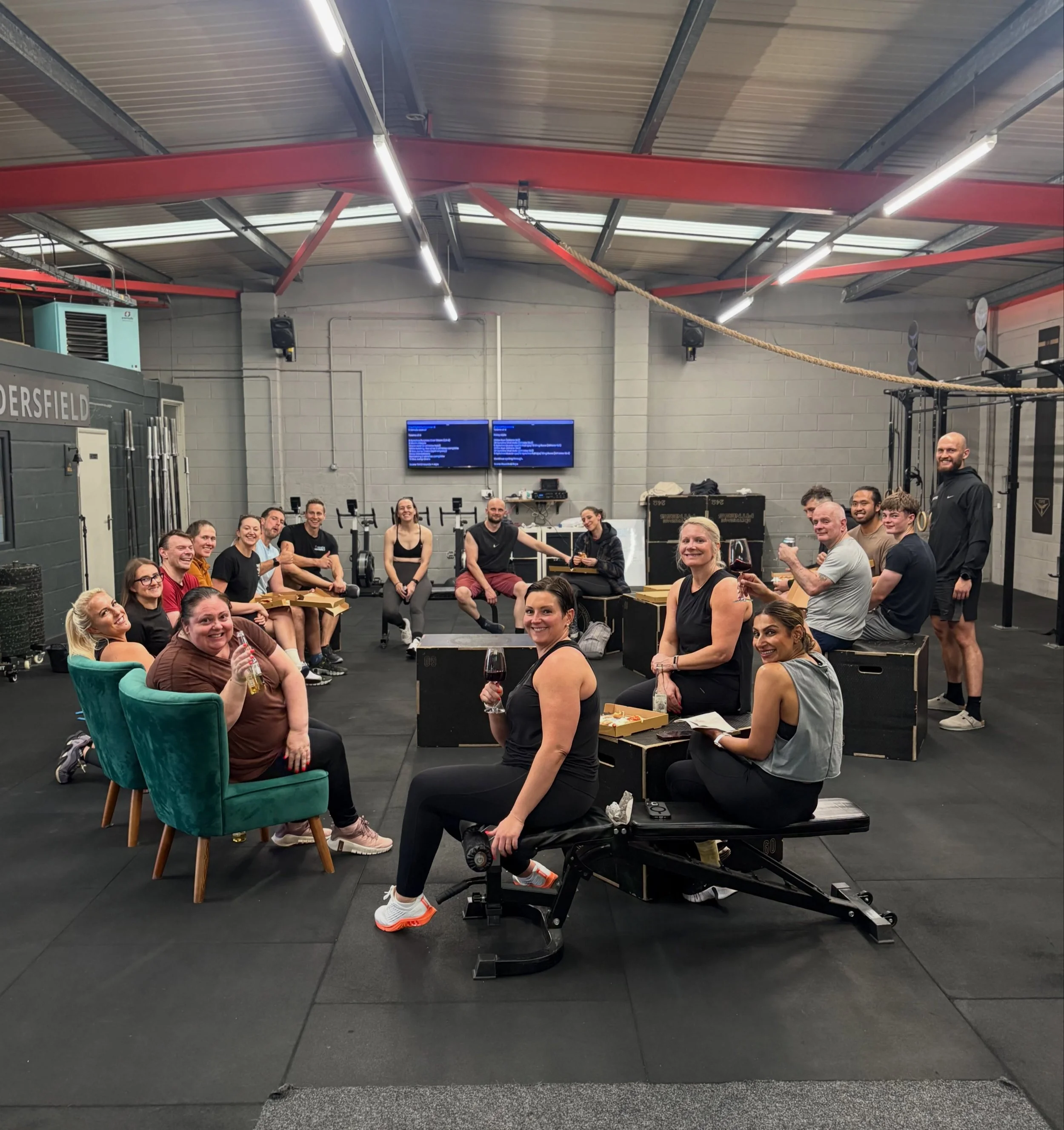 WOD, Pizza, Beer ✅
Sending JB off to GREECE to get married 🤵🏾&zwj;♀️👰🏼&zwj;♀️
#crossfithuddersfield #weddingwod #team