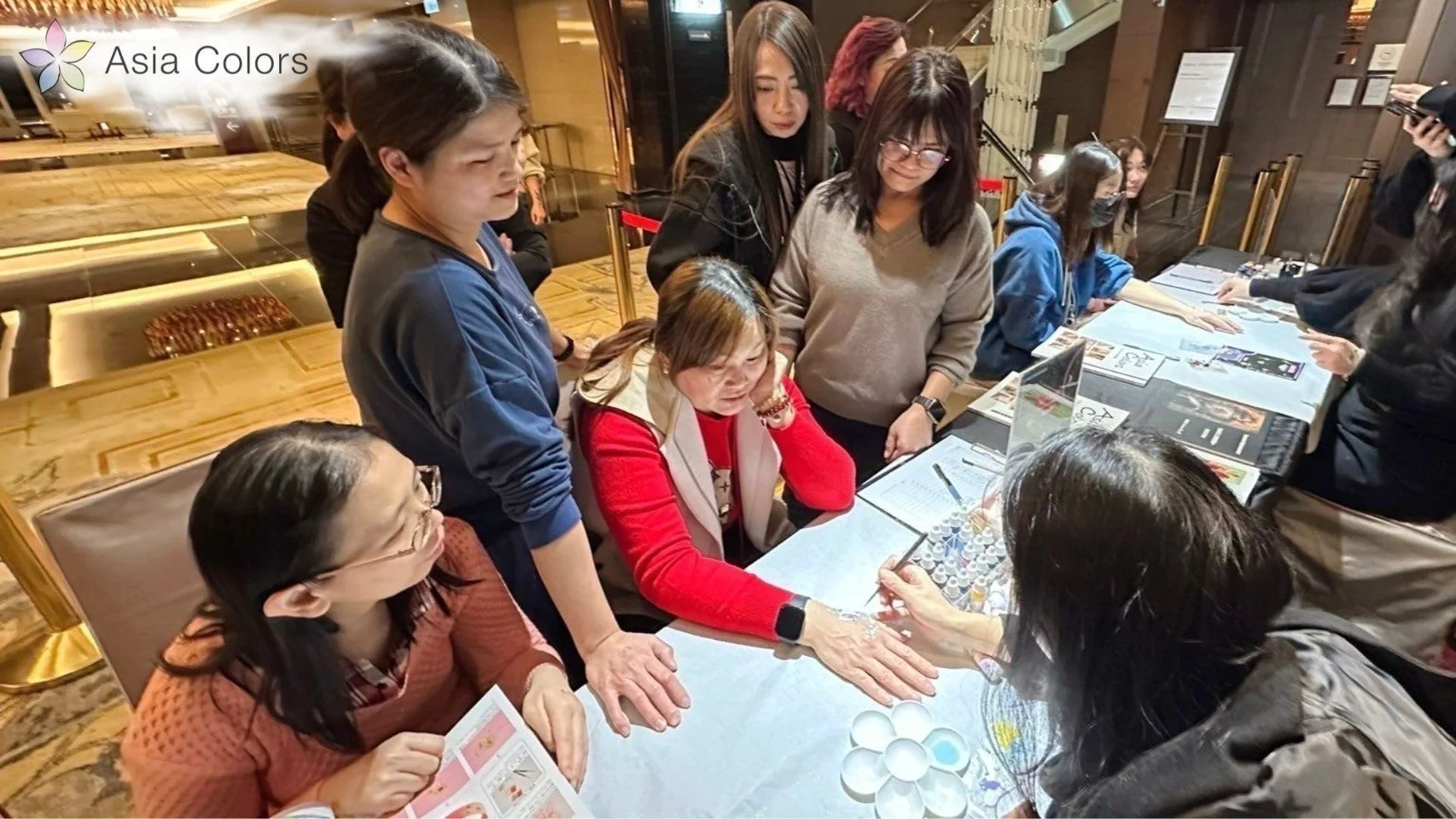 LINE_ALBUM_20250110振耀科技集團尾牙狂歡夜_250318_5.jpg