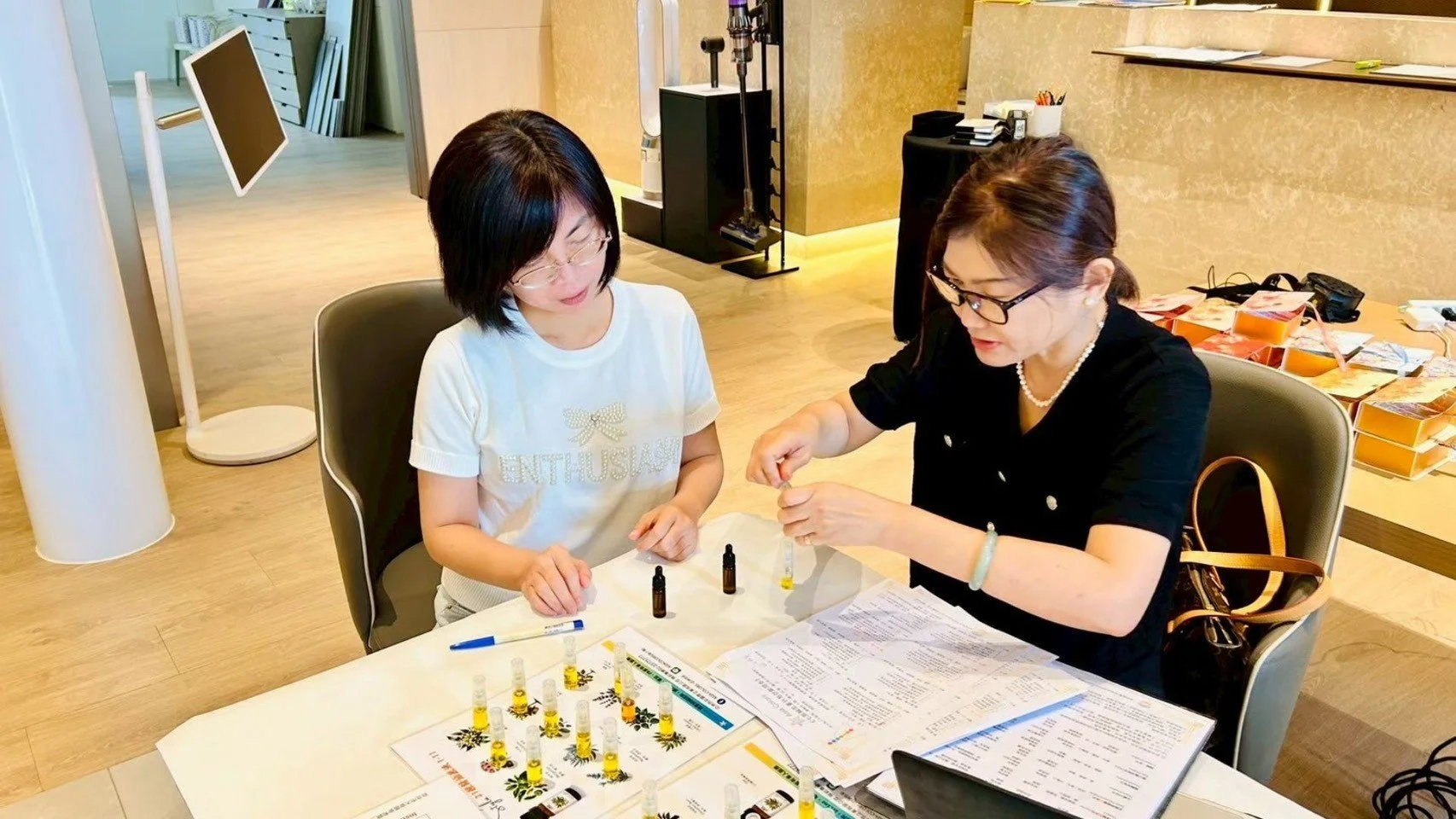 LINE_ALBUM_250621三重精油脈輪_260819_7.jpg
