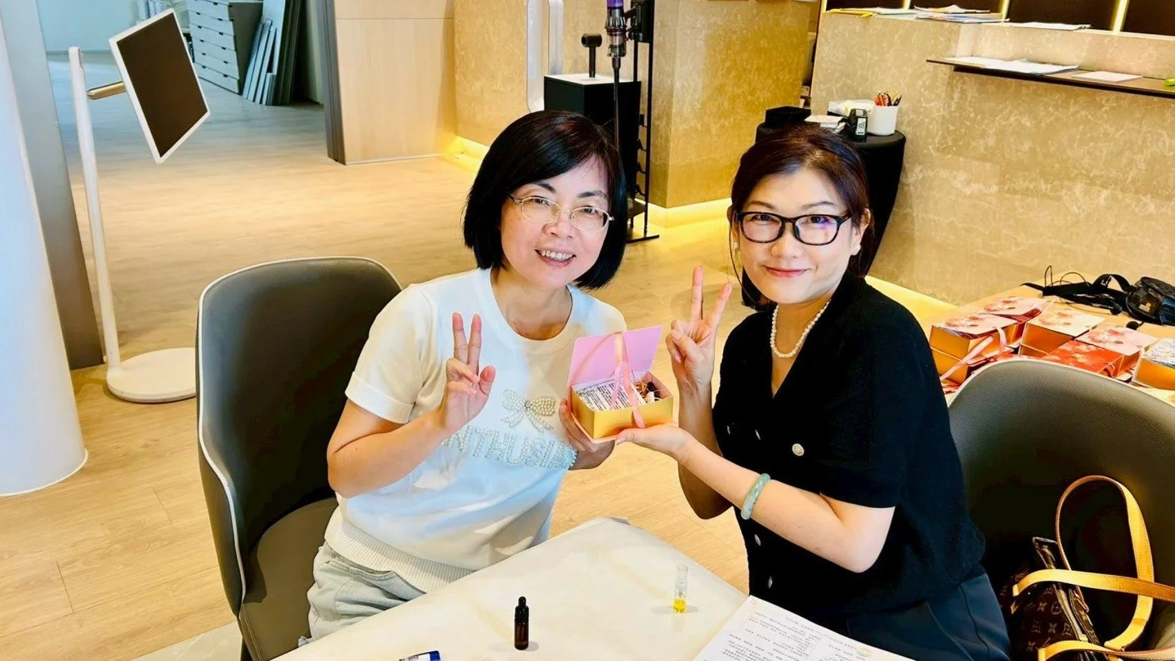 LINE_ALBUM_250621三重精油脈輪_260819_3.jpg