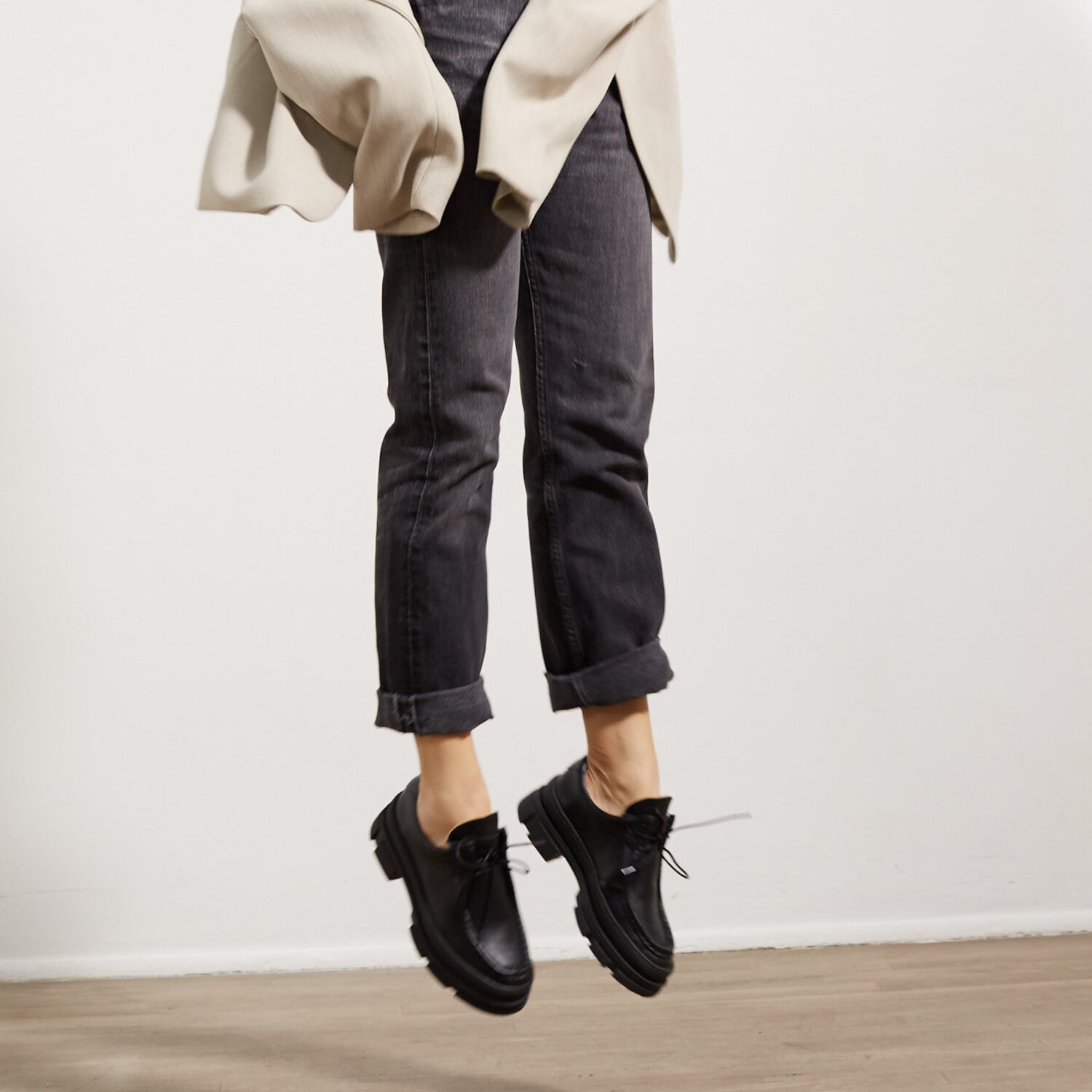 JUMP RIGHT IN OPEN BACK LOAFER IN BLACK