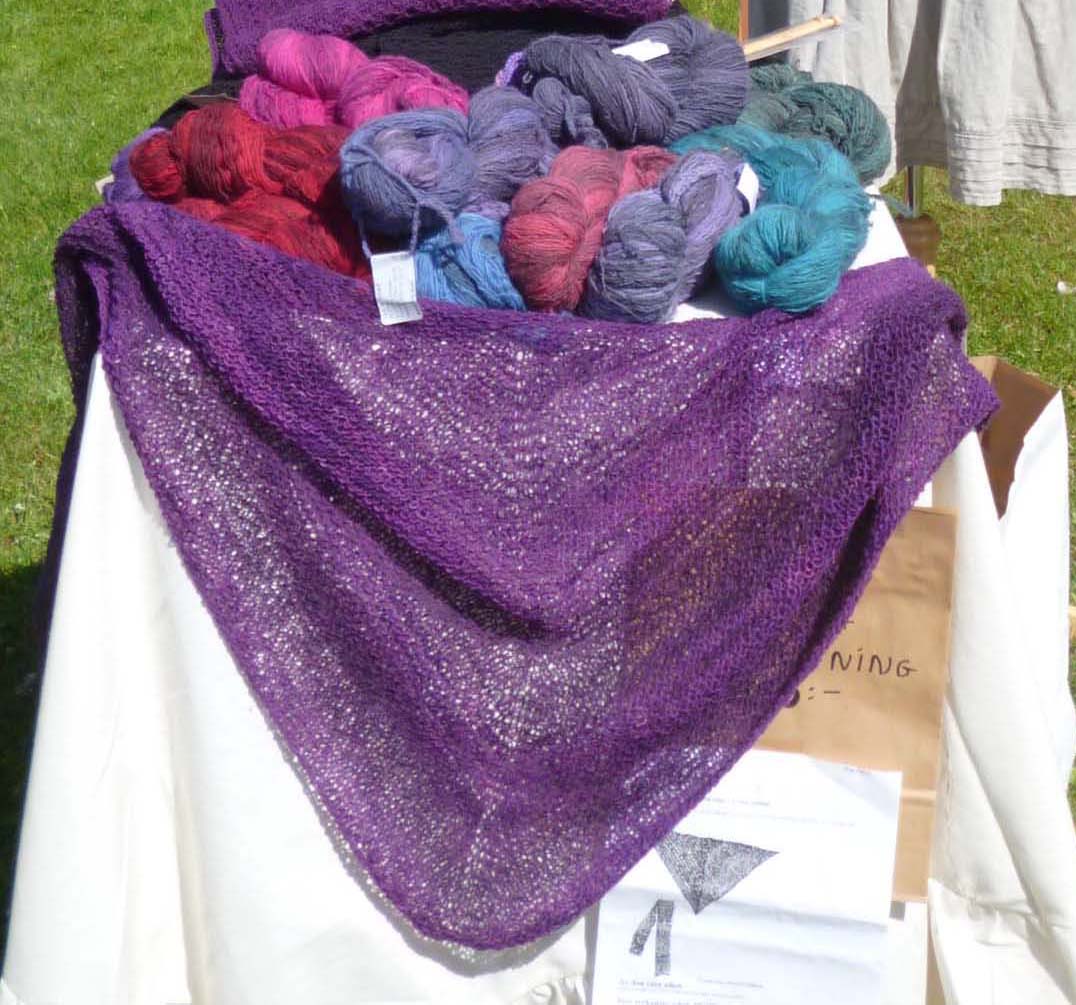 Yarn and knitted shawl
