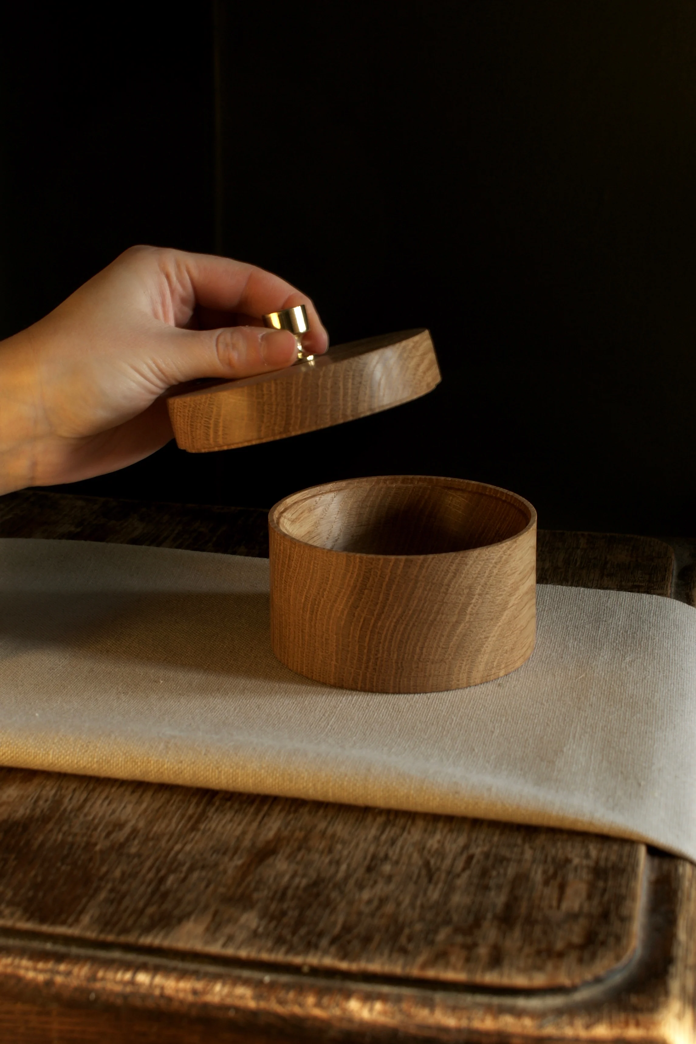 Turned Oak Pot with Lid / Lidded Wooden Pot Brass Handle, Handmade Keepsake Ring Box, Jewellery Storage, Wood Salt Cellar, Valentines gift, Woodturning, Derbyshire woodturner, Made in Derbyshire