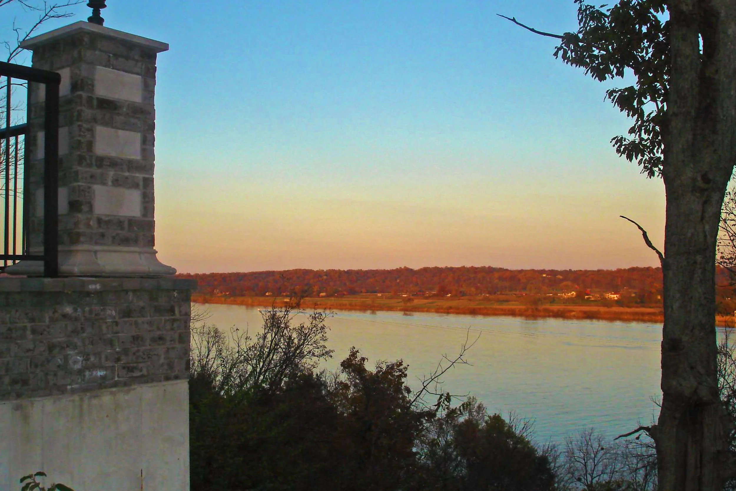 quarry_bluff_riverview.jpg