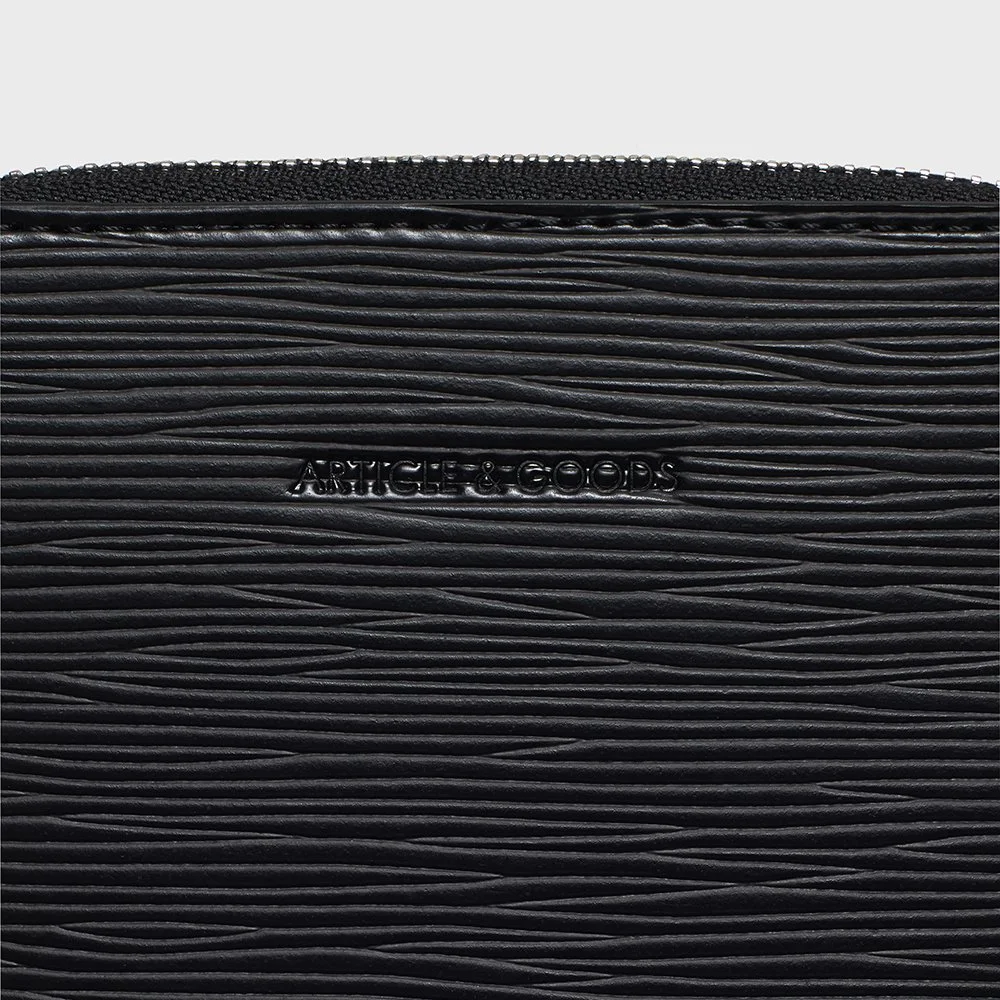 MINI-UTILITY-CROSSBODY-DETAIL.jpg