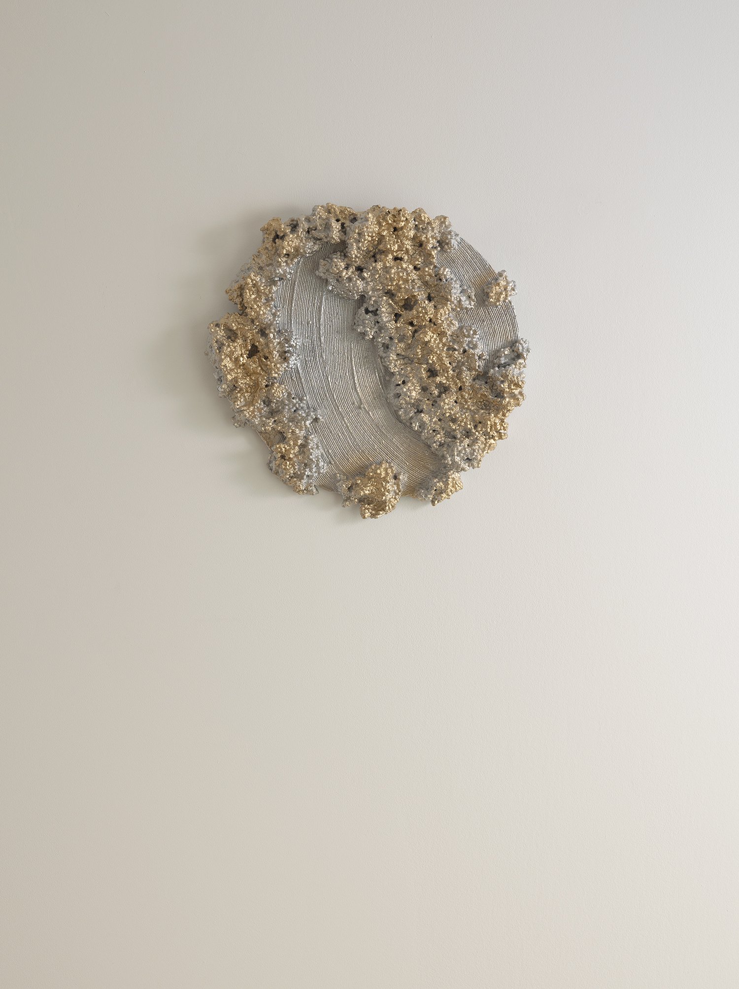 textured_art_circle_gold_2.jpg