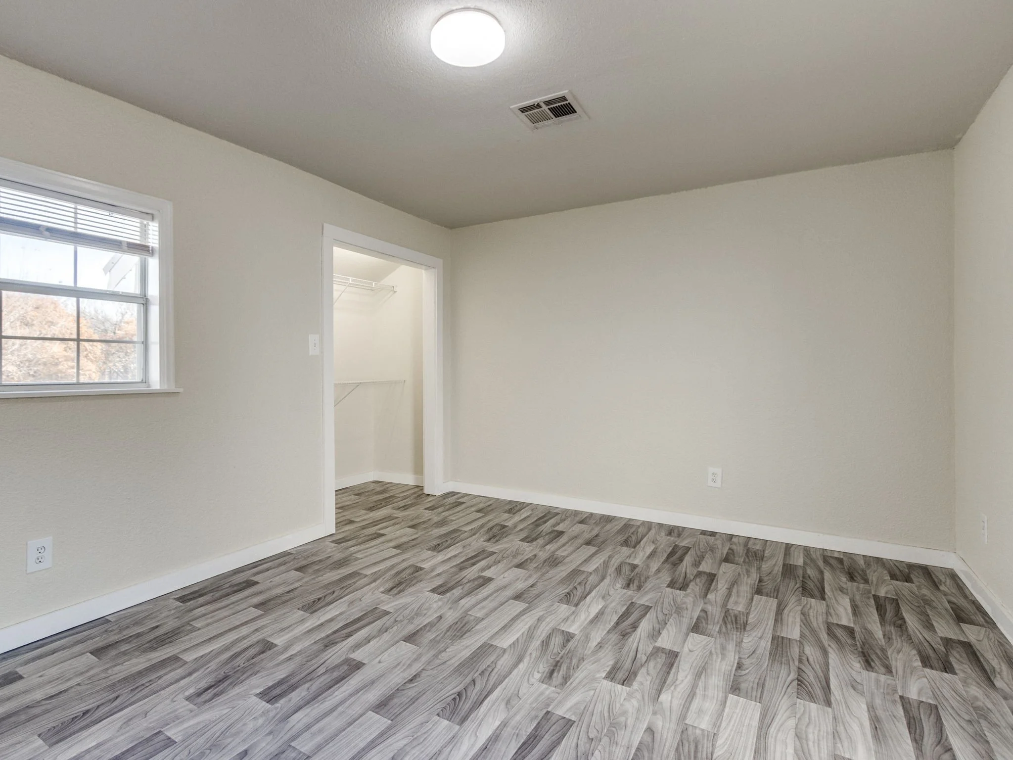 39-web-or-mls-9224 Barnes Dr-39.jpg