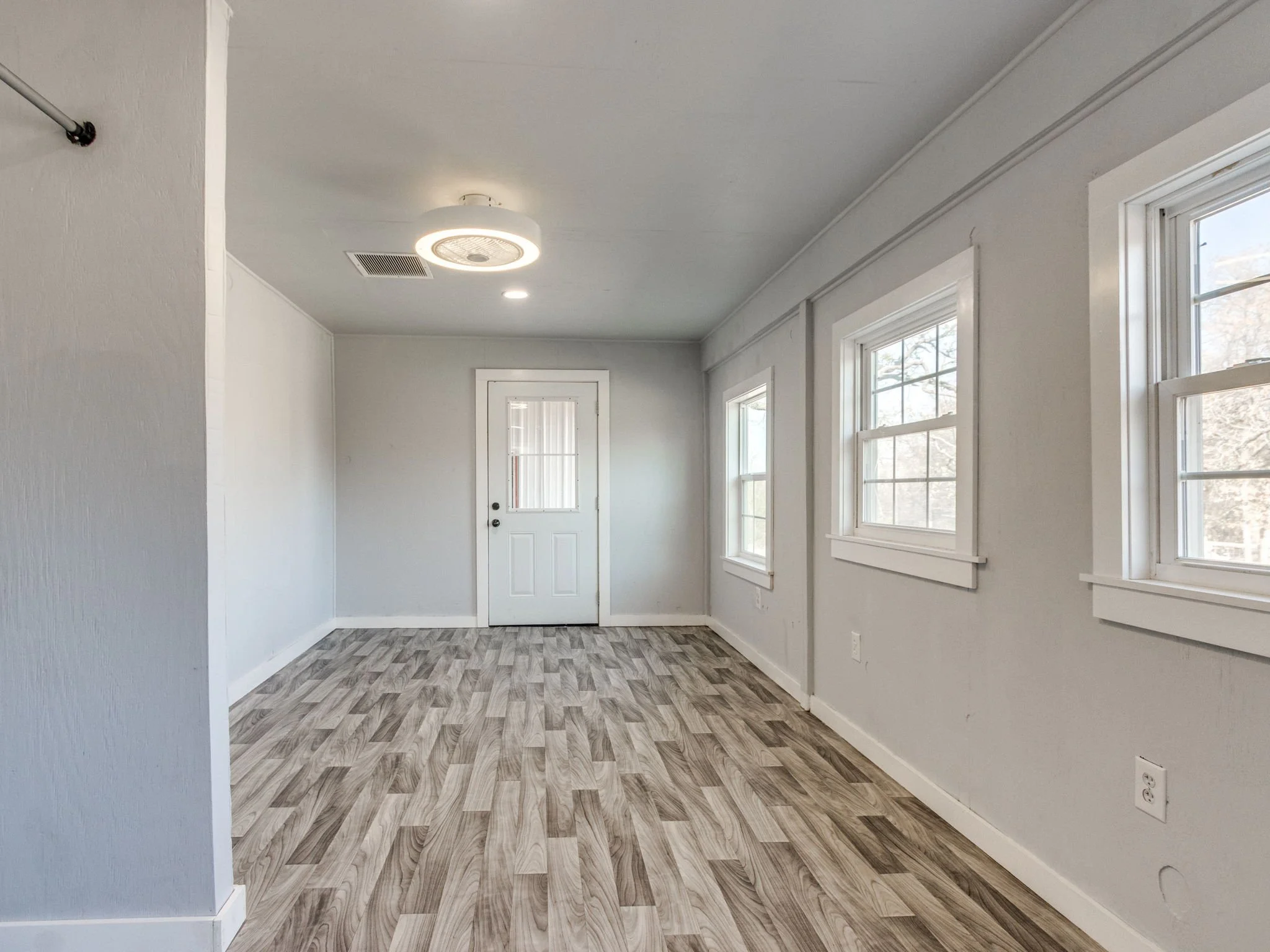 52-web-or-mls-9224 Barnes Dr-52.jpg