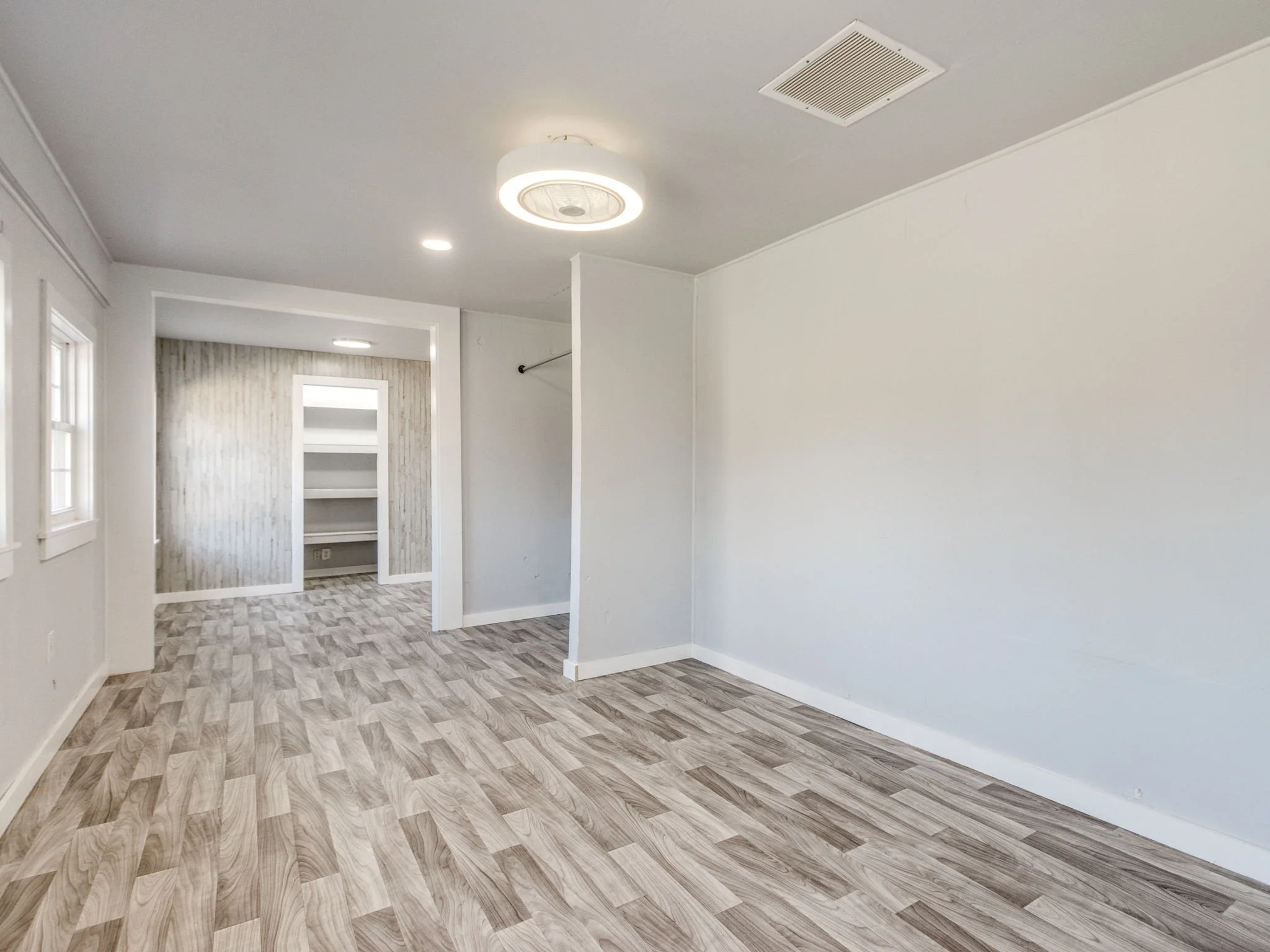 53-web-or-mls-9224 Barnes Dr-53.jpg