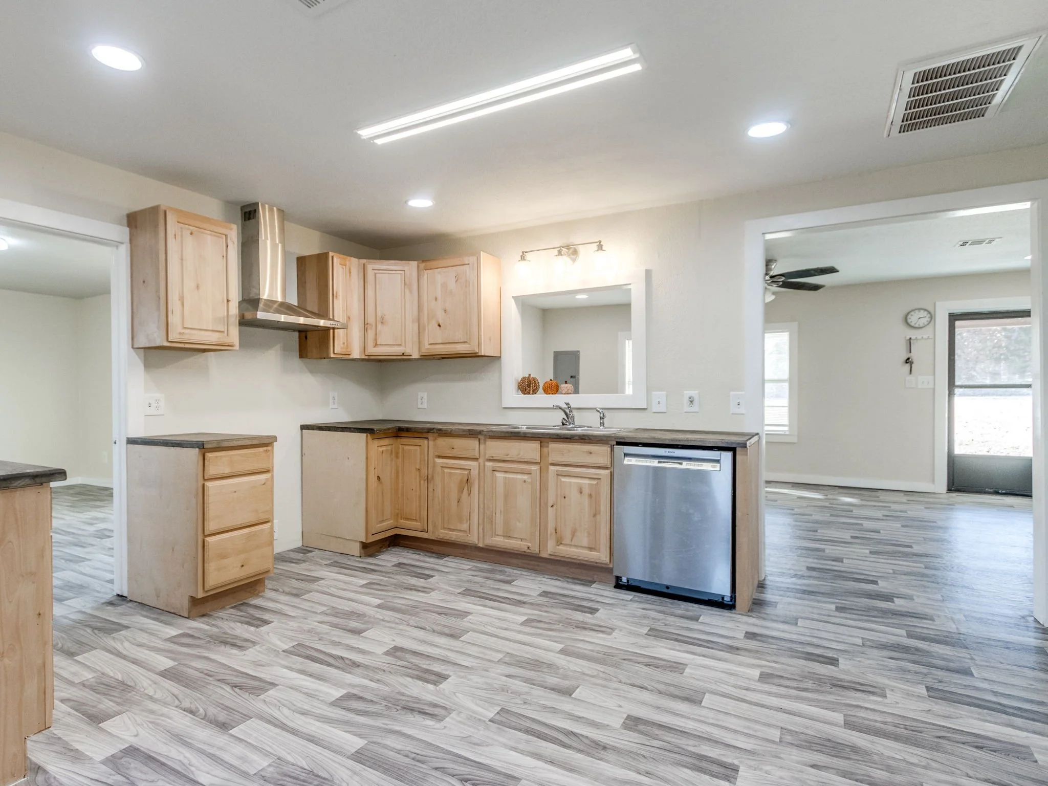 61-web-or-mls-9224 Barnes Dr-61.jpg
