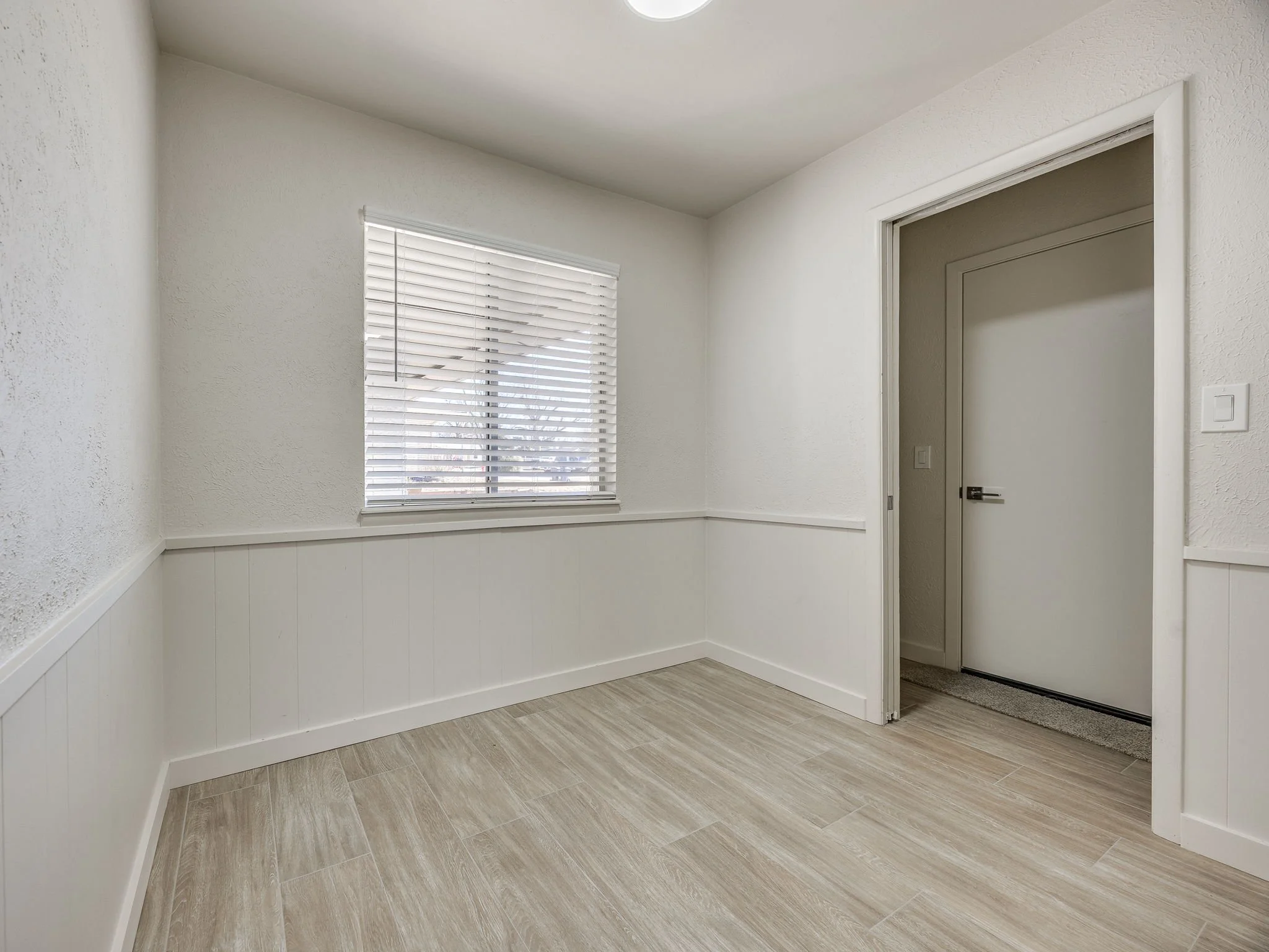 20-web-or-mls-4405 NW 59th St-21.jpg