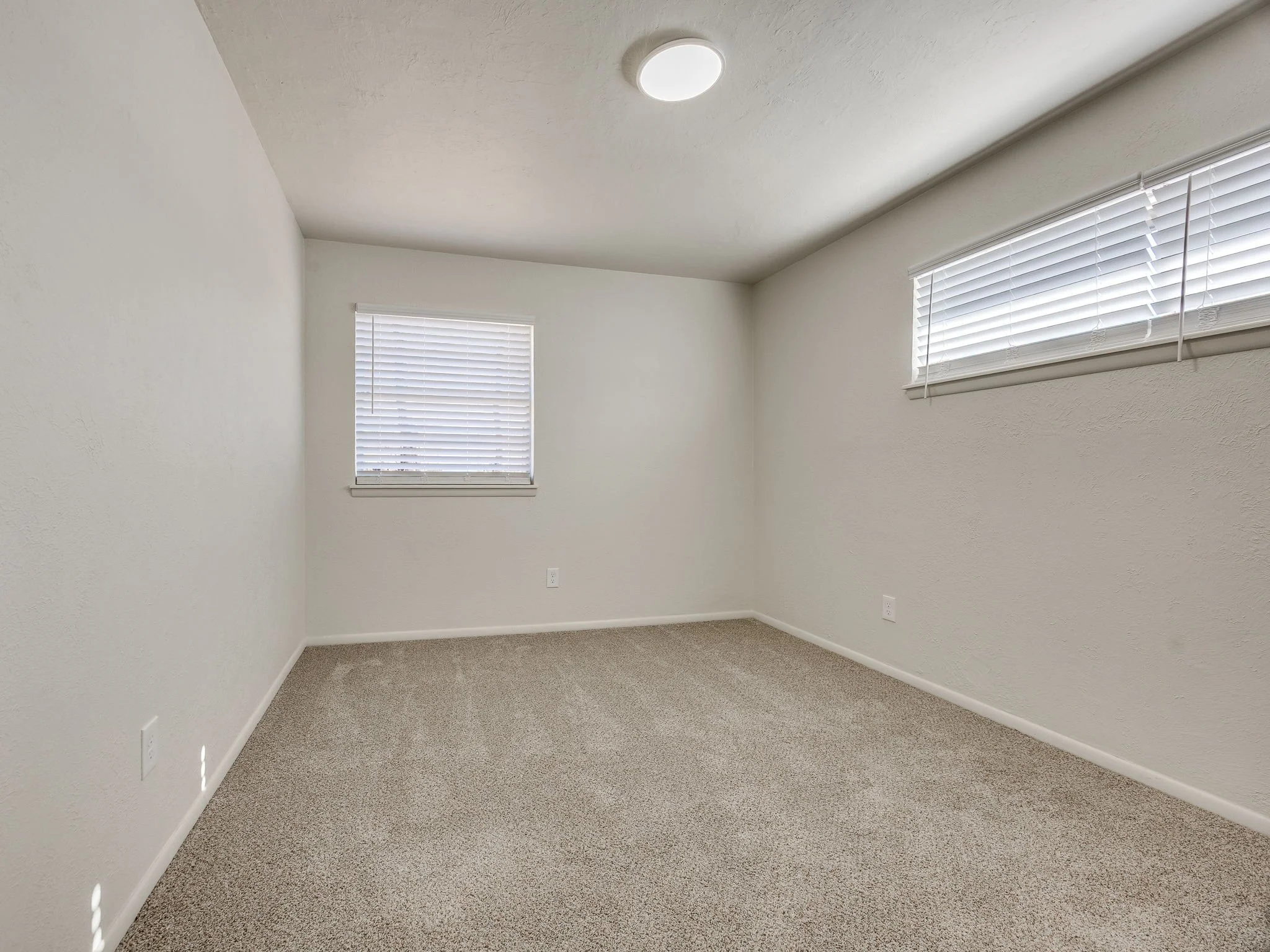 24-web-or-mls-4405 NW 59th St-25.jpg