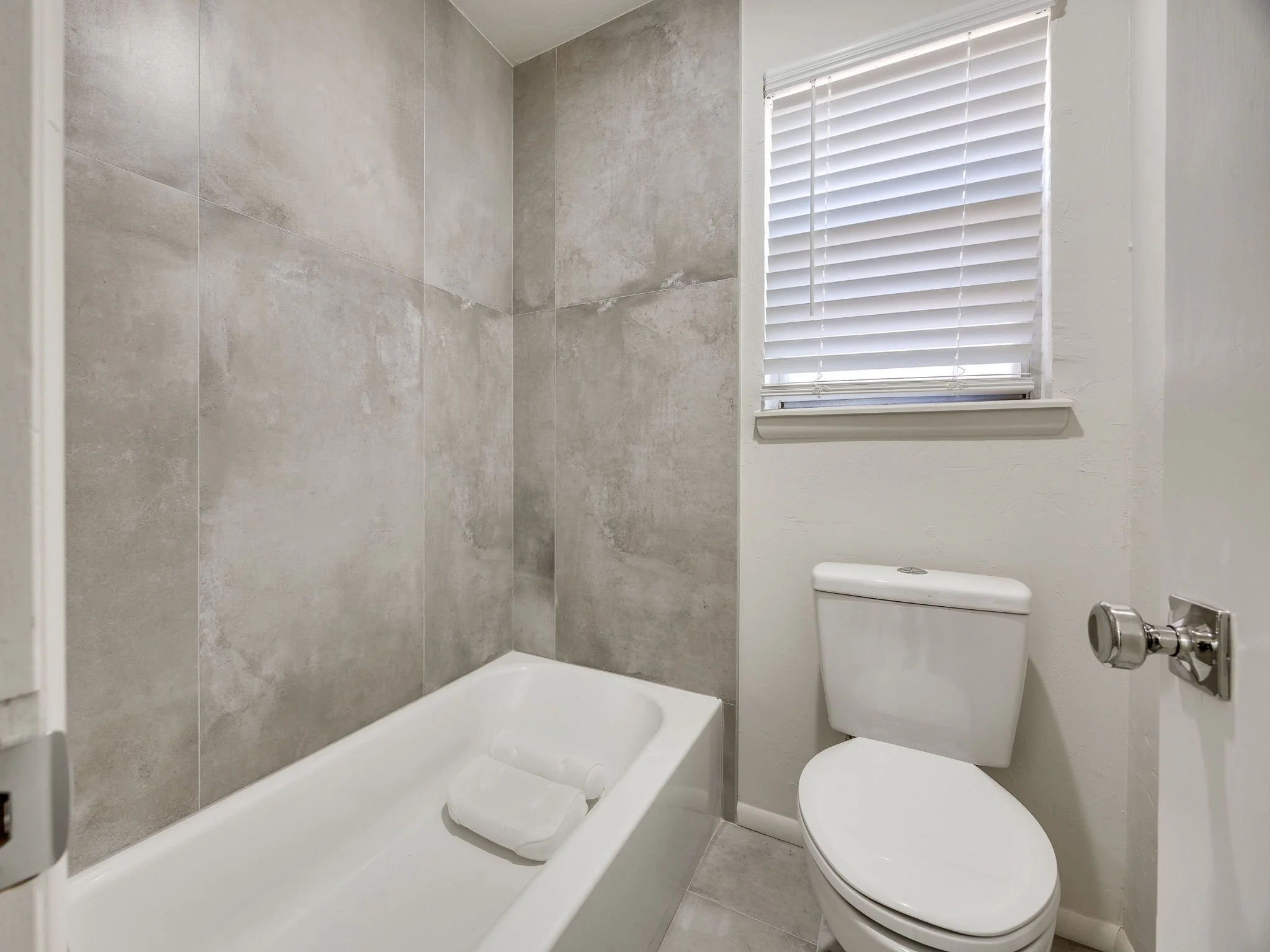 28-web-or-mls-4405 NW 59th St-29.jpg