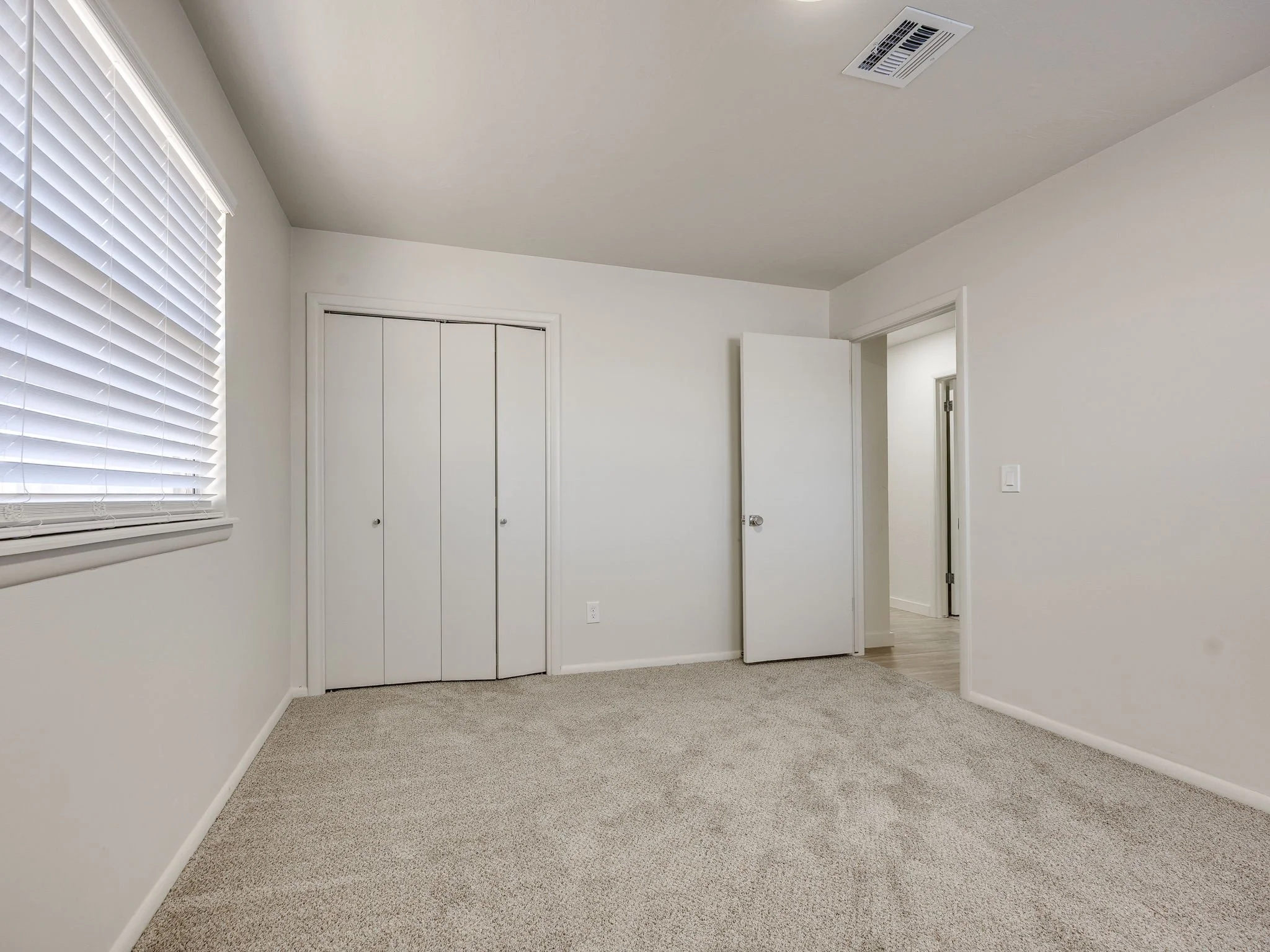 35-web-or-mls-4405 NW 59th St-36.jpg