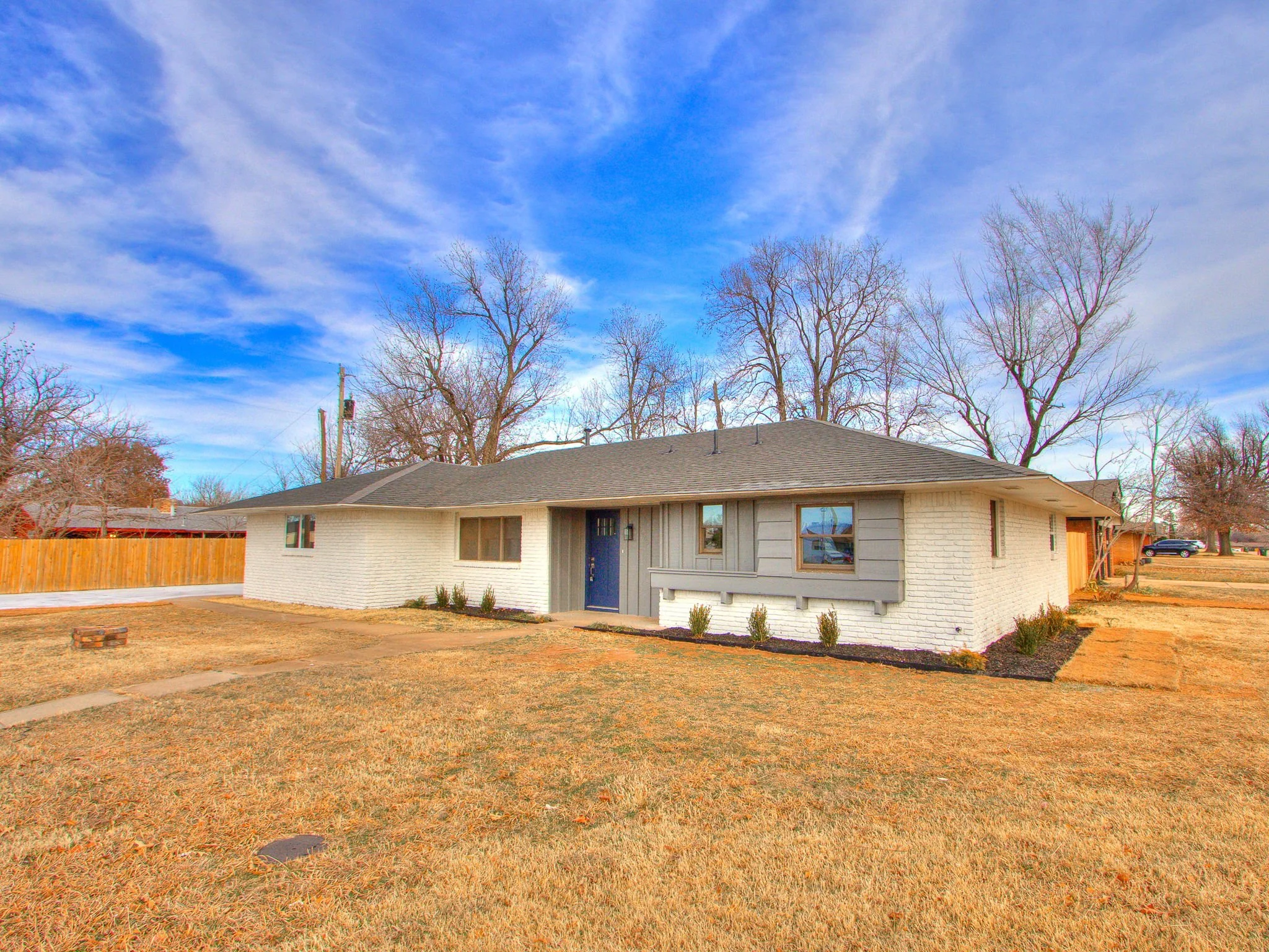 12-web-or-mls-10400 N May Ave-MLS-13.jpg