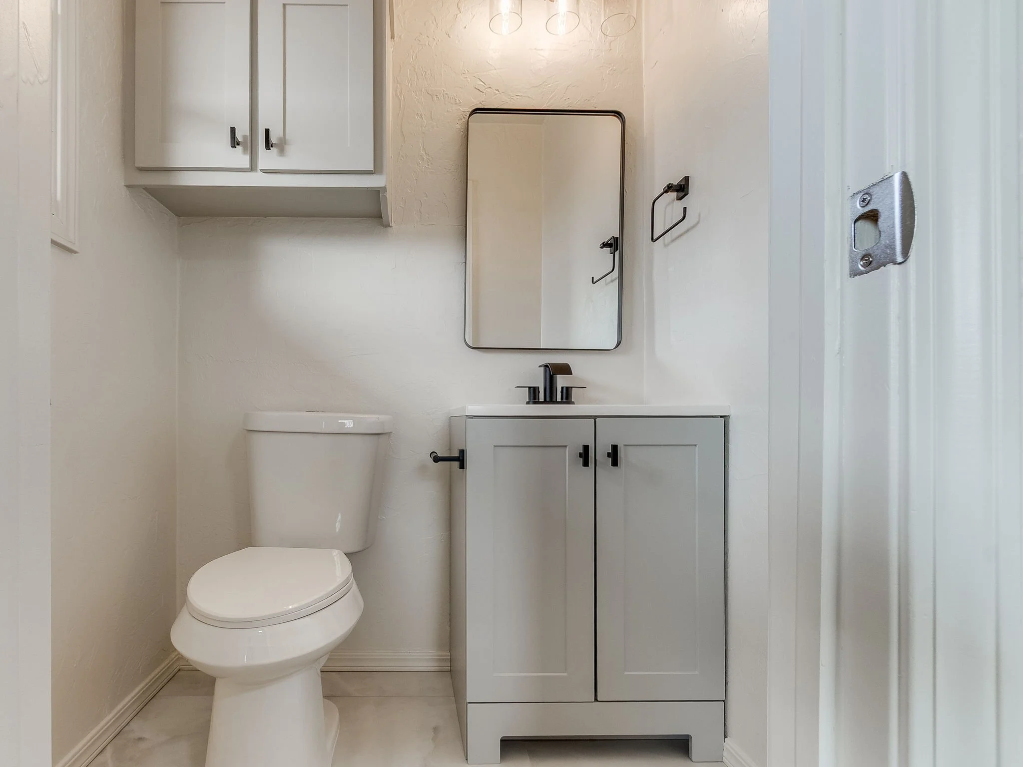 26-web-or-mls-10400 N May Ave-MLS-27.jpg