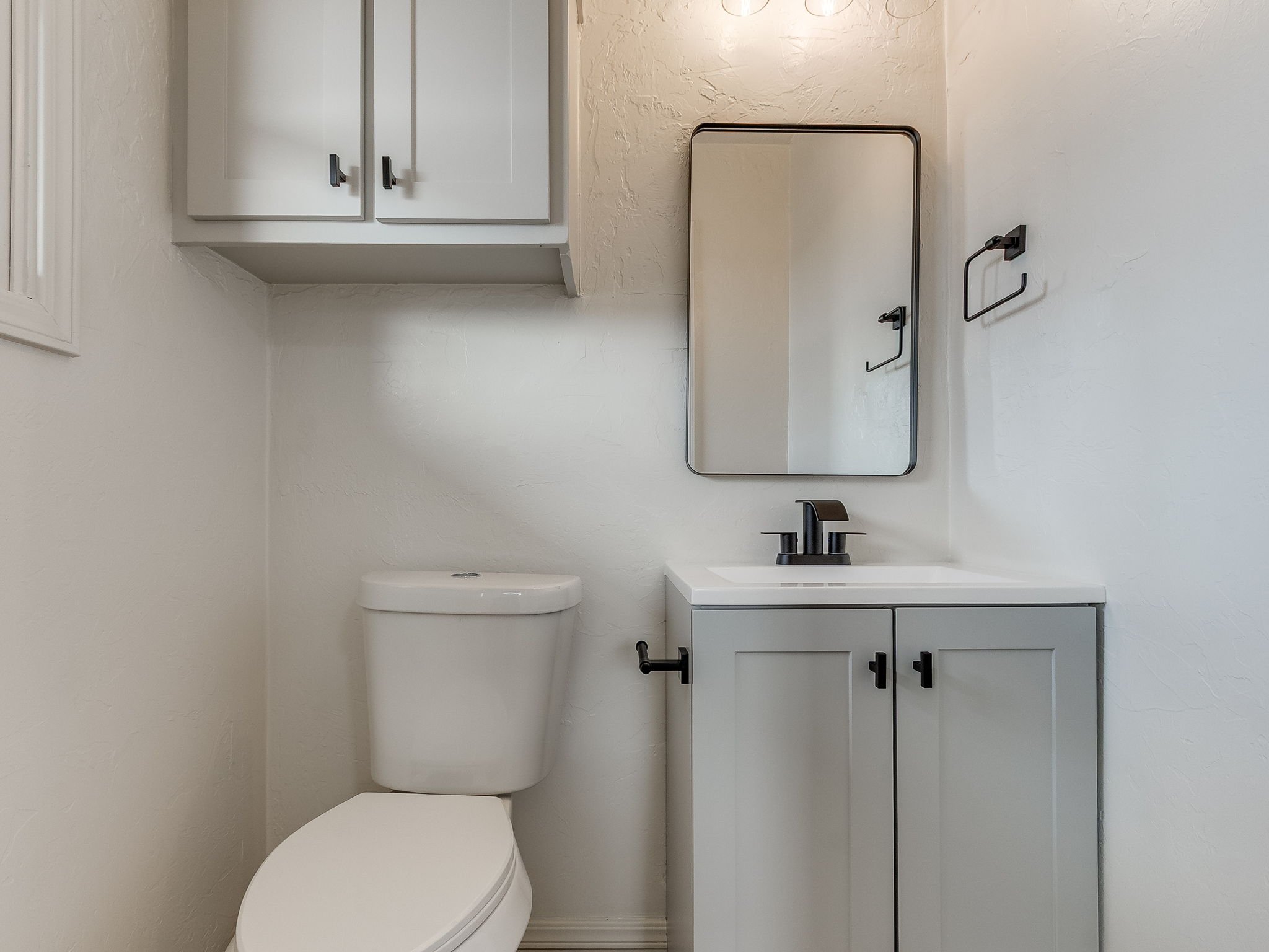 27-web-or-mls-10400 N May Ave-MLS-28.jpg