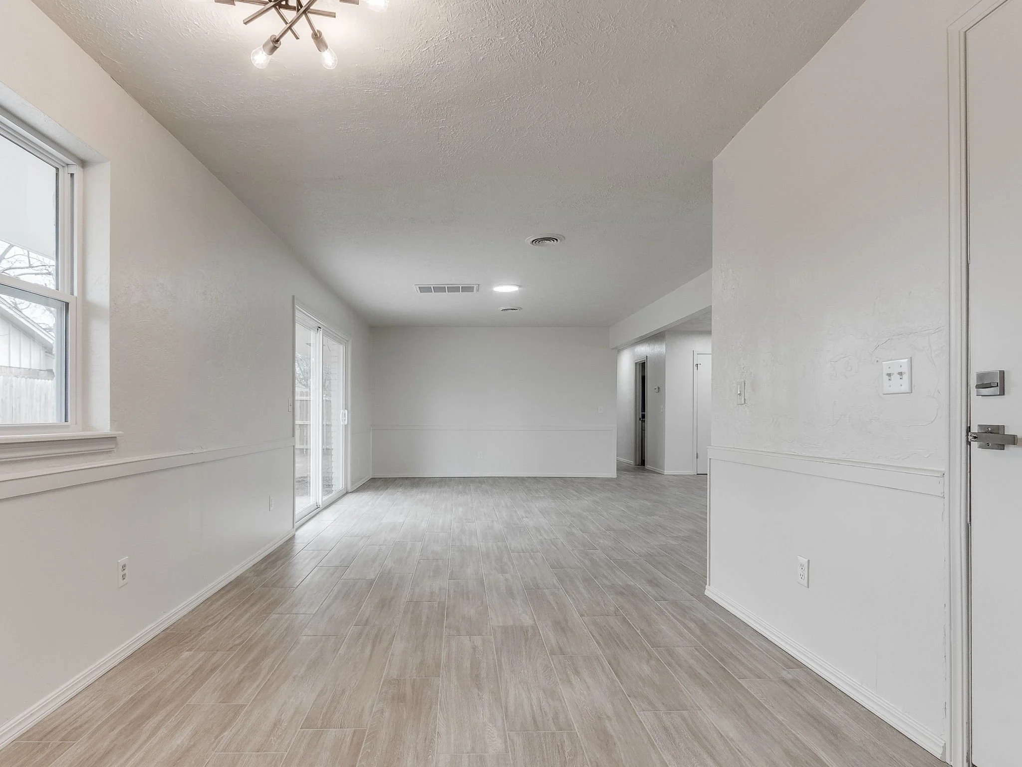 45-web-or-mls-10400 N May Ave-MLS-46.jpg