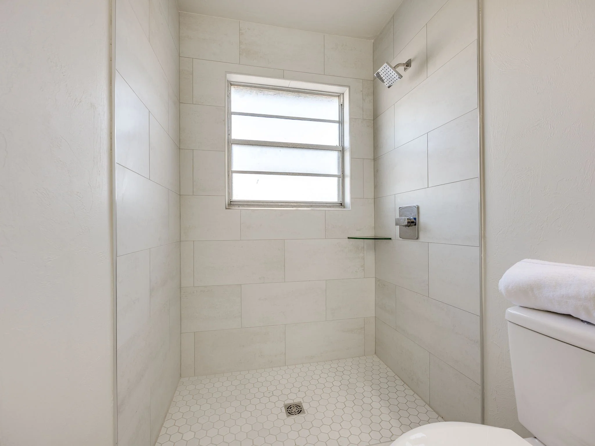 39-web-or-mls-4405 NW 59th St-40.jpg