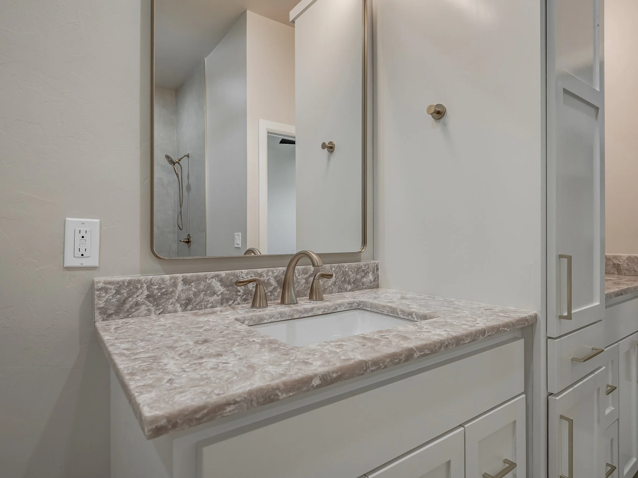 25187 Ethan St-42.jpg
