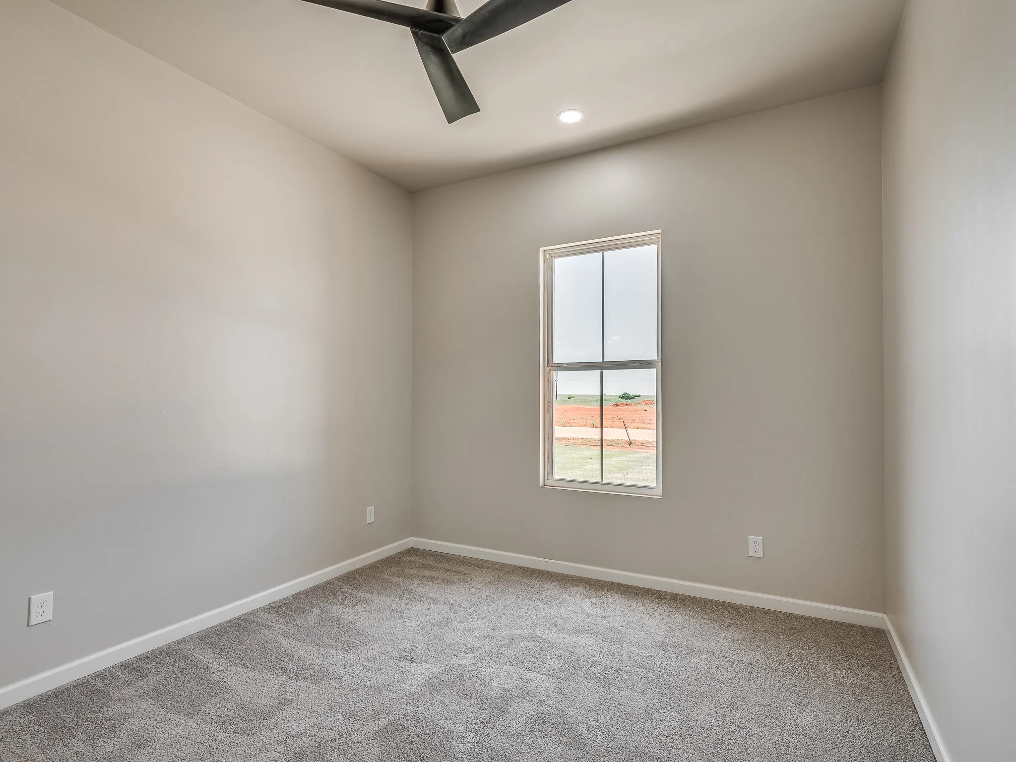 25187 Ethan St-47.jpg