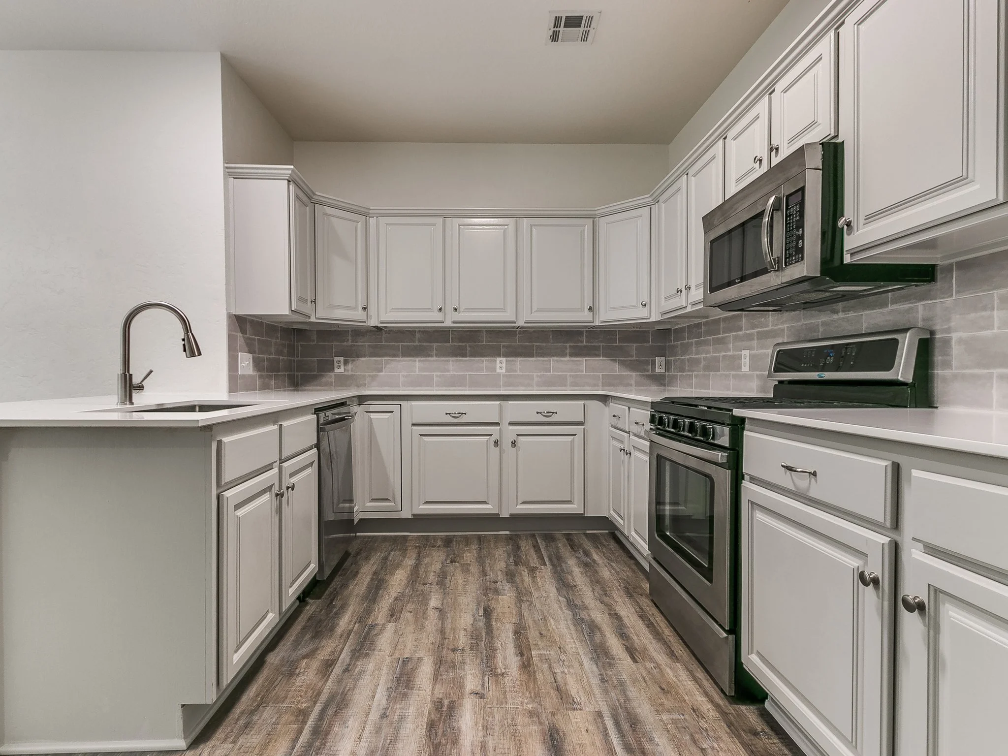39-web-or-mls-1928 NW 160th Pl-40.jpg